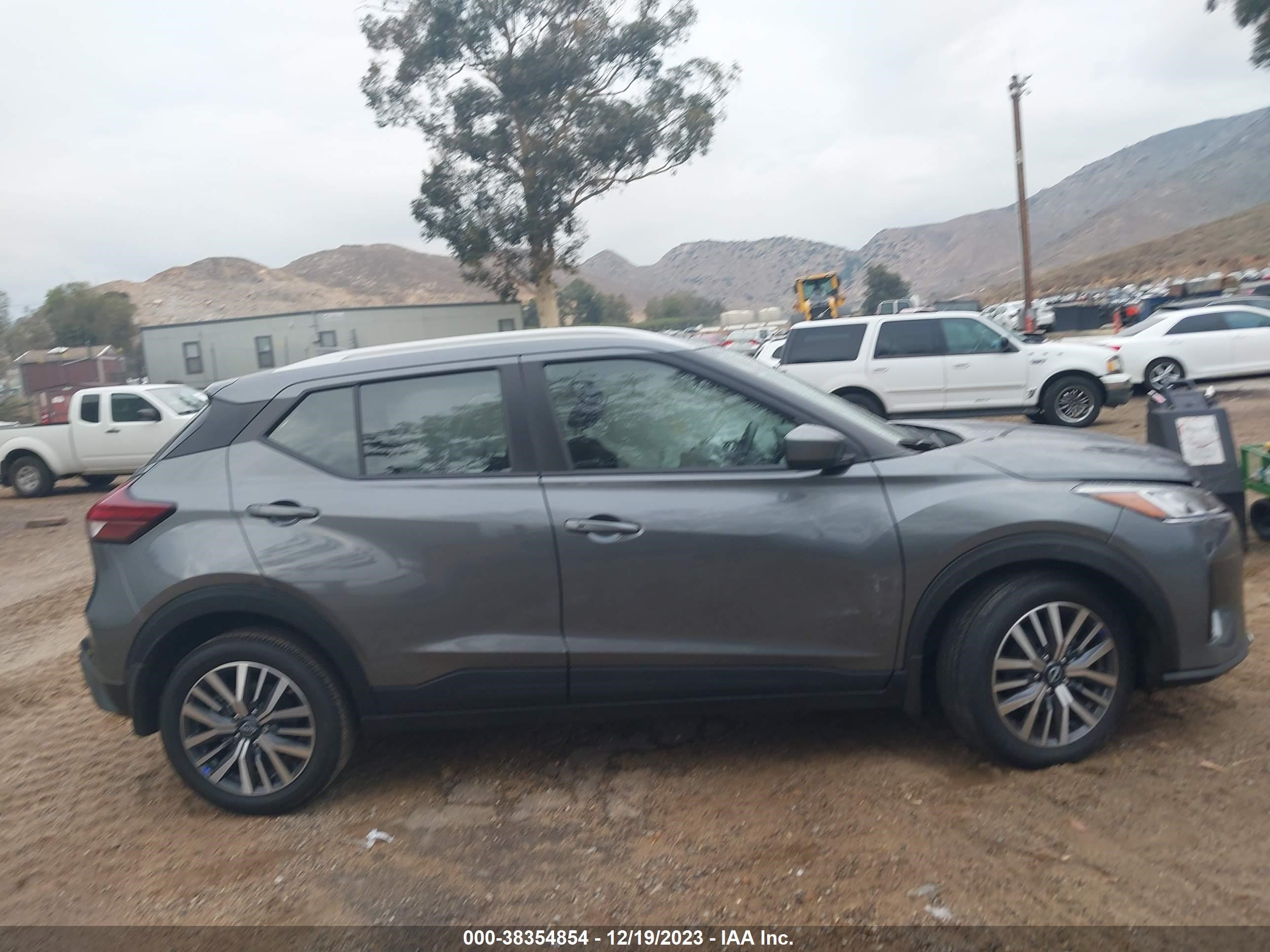 Photo 12 VIN: 3N1CP5CV5RL484098 - NISSAN KICKS 