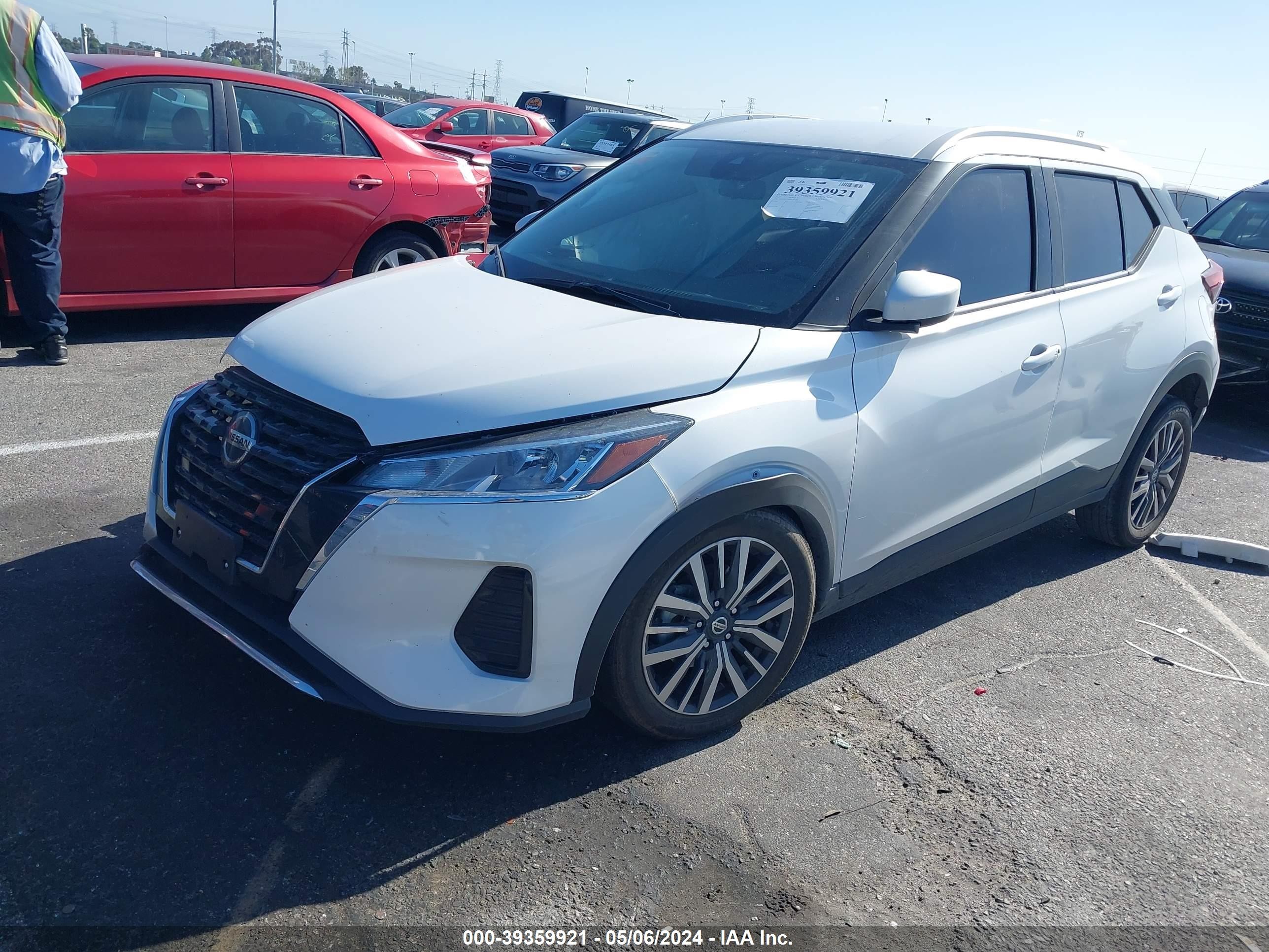 Photo 1 VIN: 3N1CP5CV6ML541286 - NISSAN KICKS 