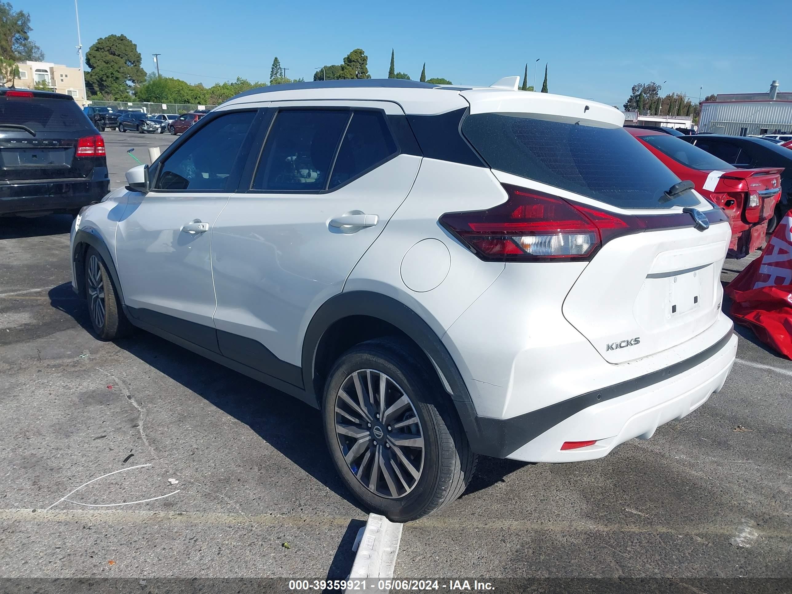 Photo 2 VIN: 3N1CP5CV6ML541286 - NISSAN KICKS 