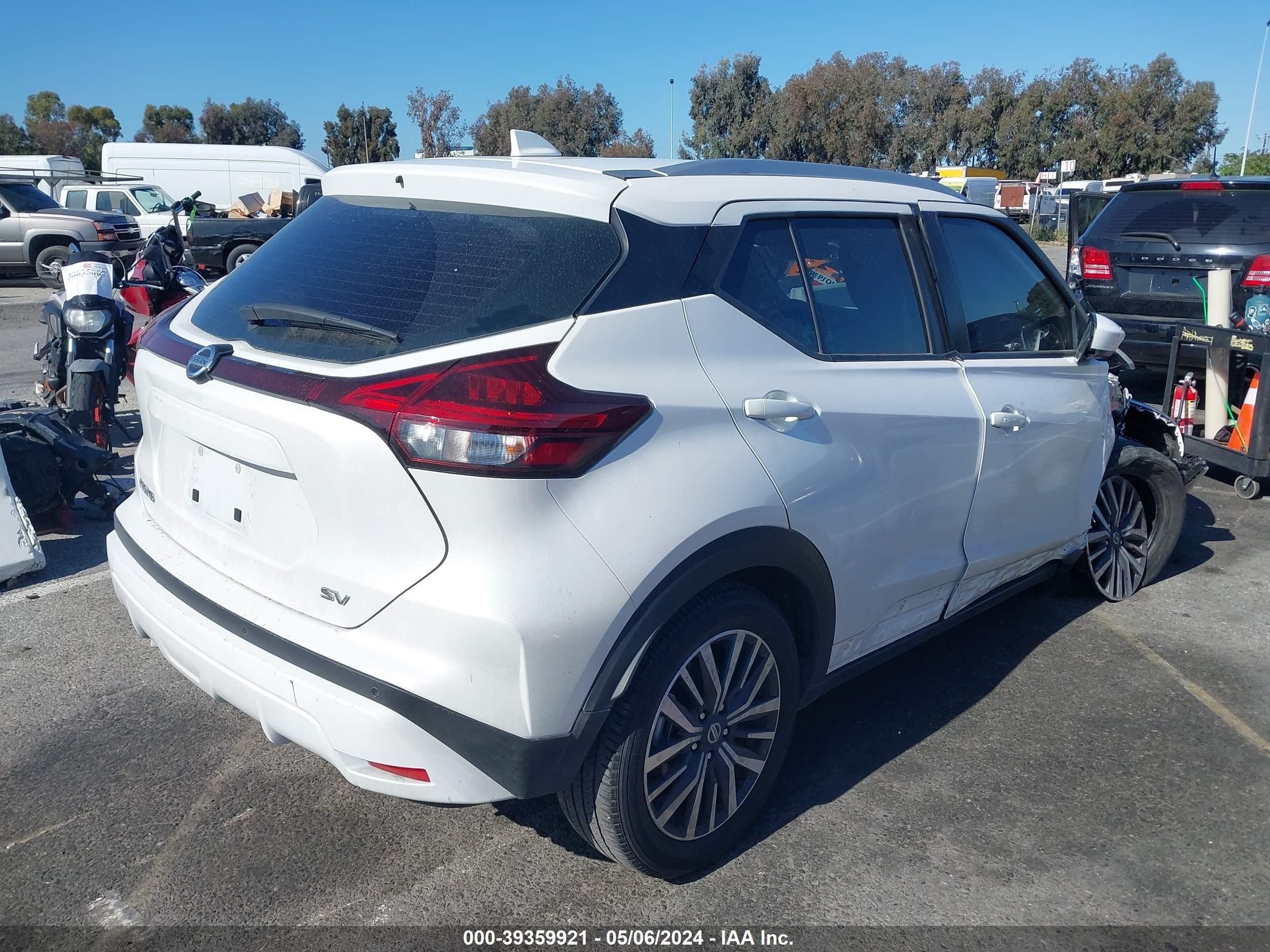 Photo 3 VIN: 3N1CP5CV6ML541286 - NISSAN KICKS 