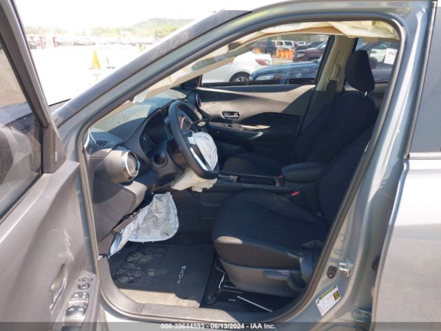 Photo 4 VIN: 3N1CP5CV6PL566323 - NISSAN KICKS 