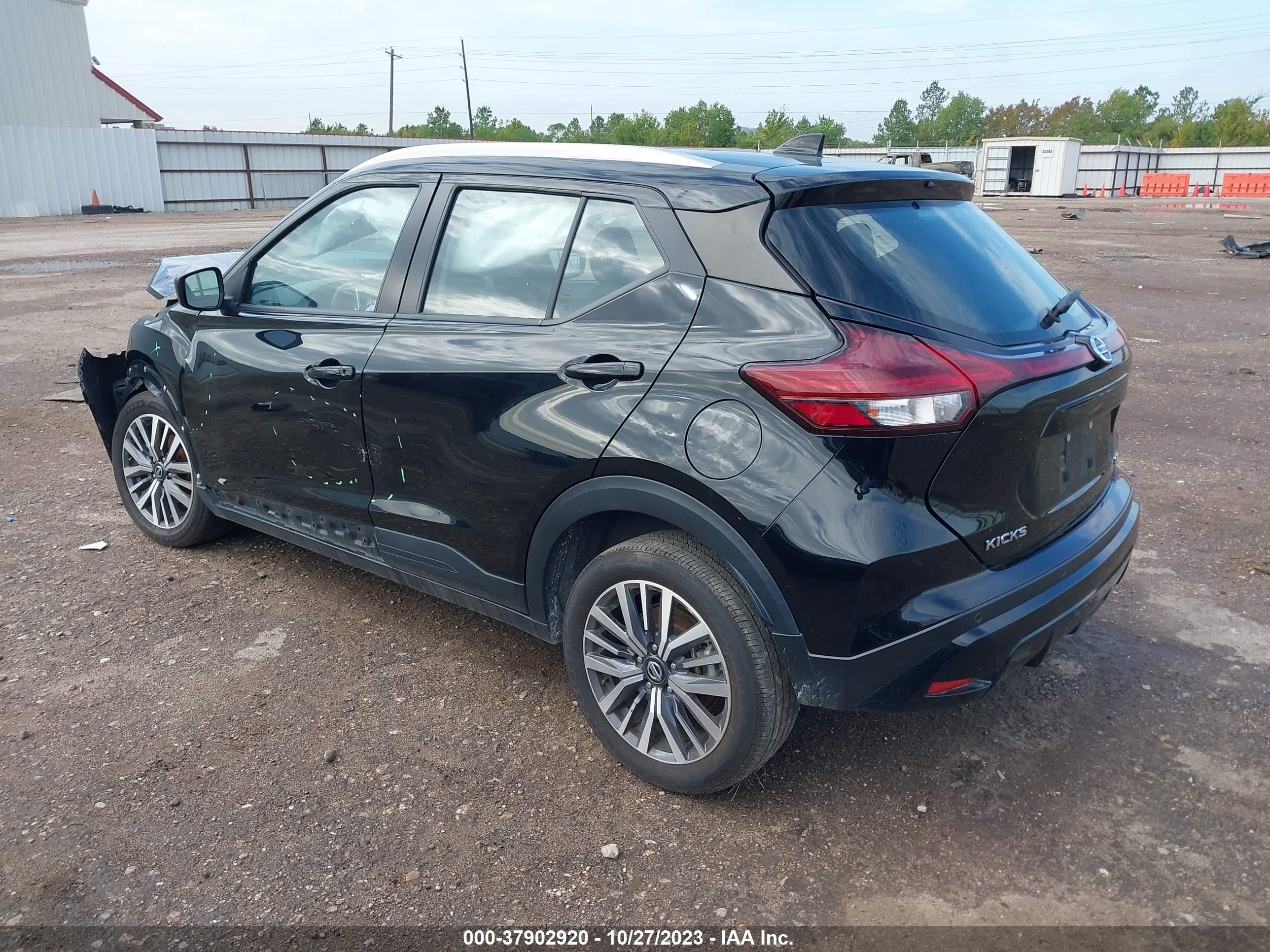 Photo 2 VIN: 3N1CP5CV7ML483835 - NISSAN KICKS 