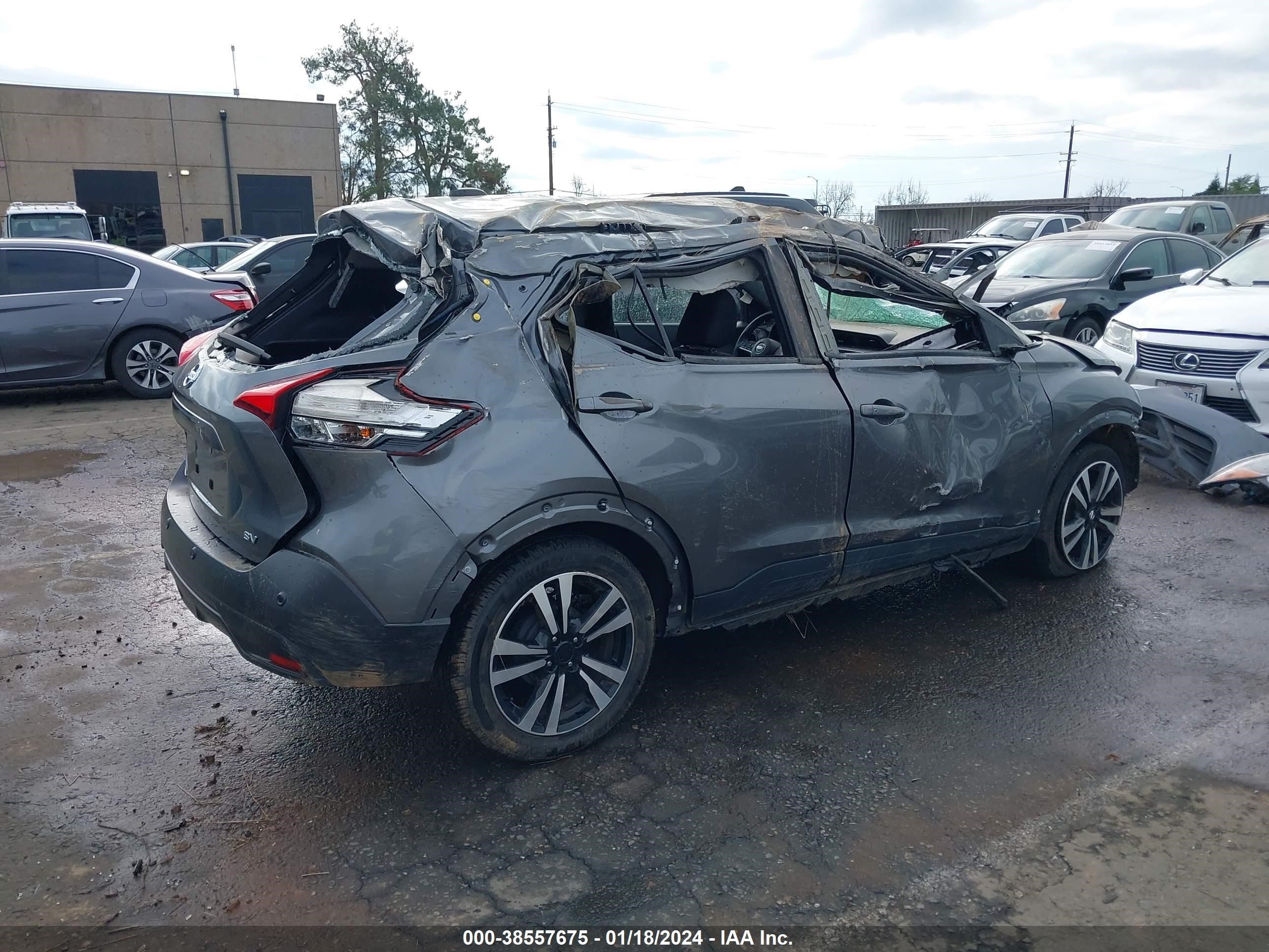 Photo 3 VIN: 3N1CP5CV8LL498245 - NISSAN KICKS 