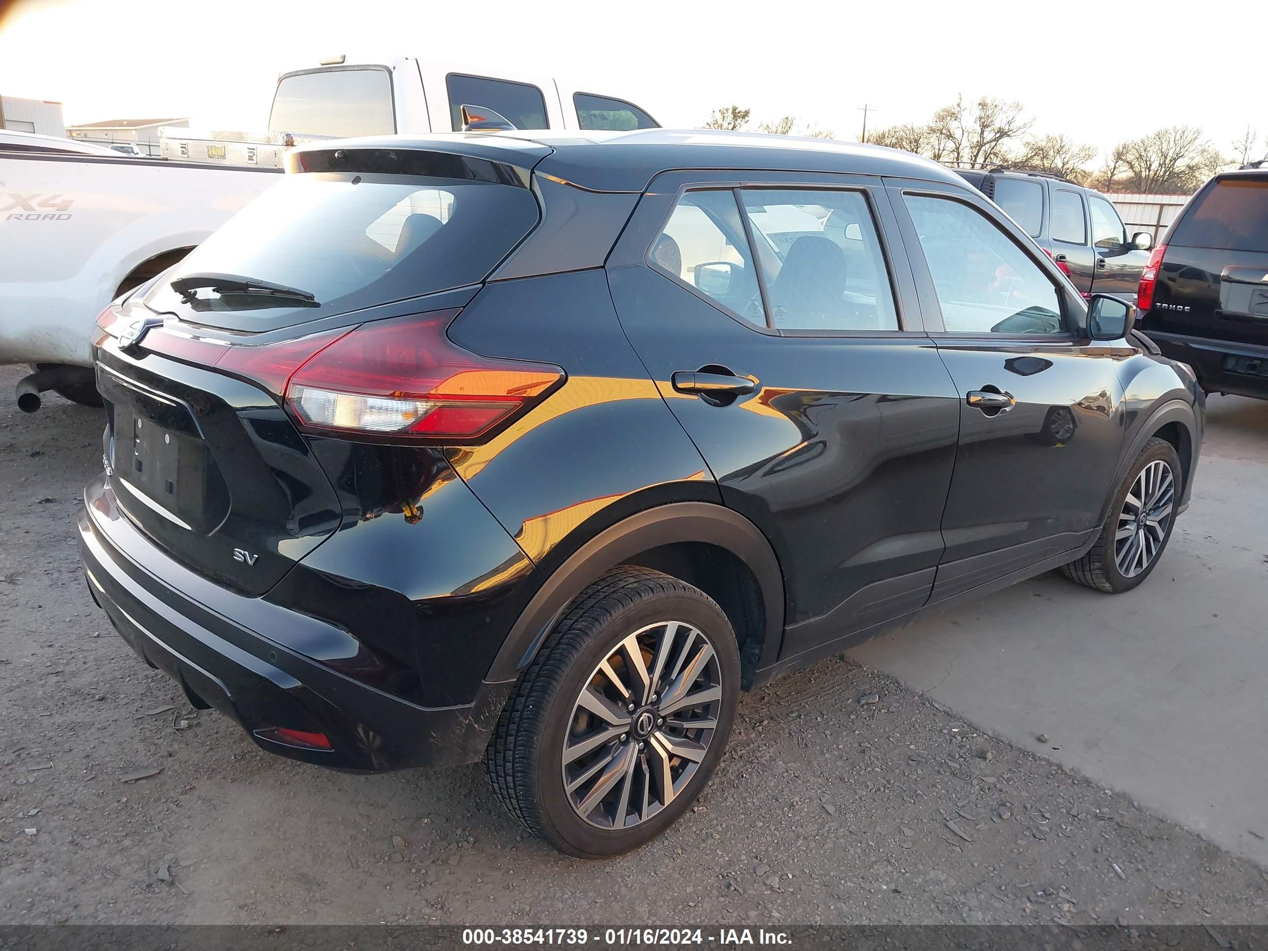 Photo 3 VIN: 3N1CP5CV9ML482928 - NISSAN KICKS 