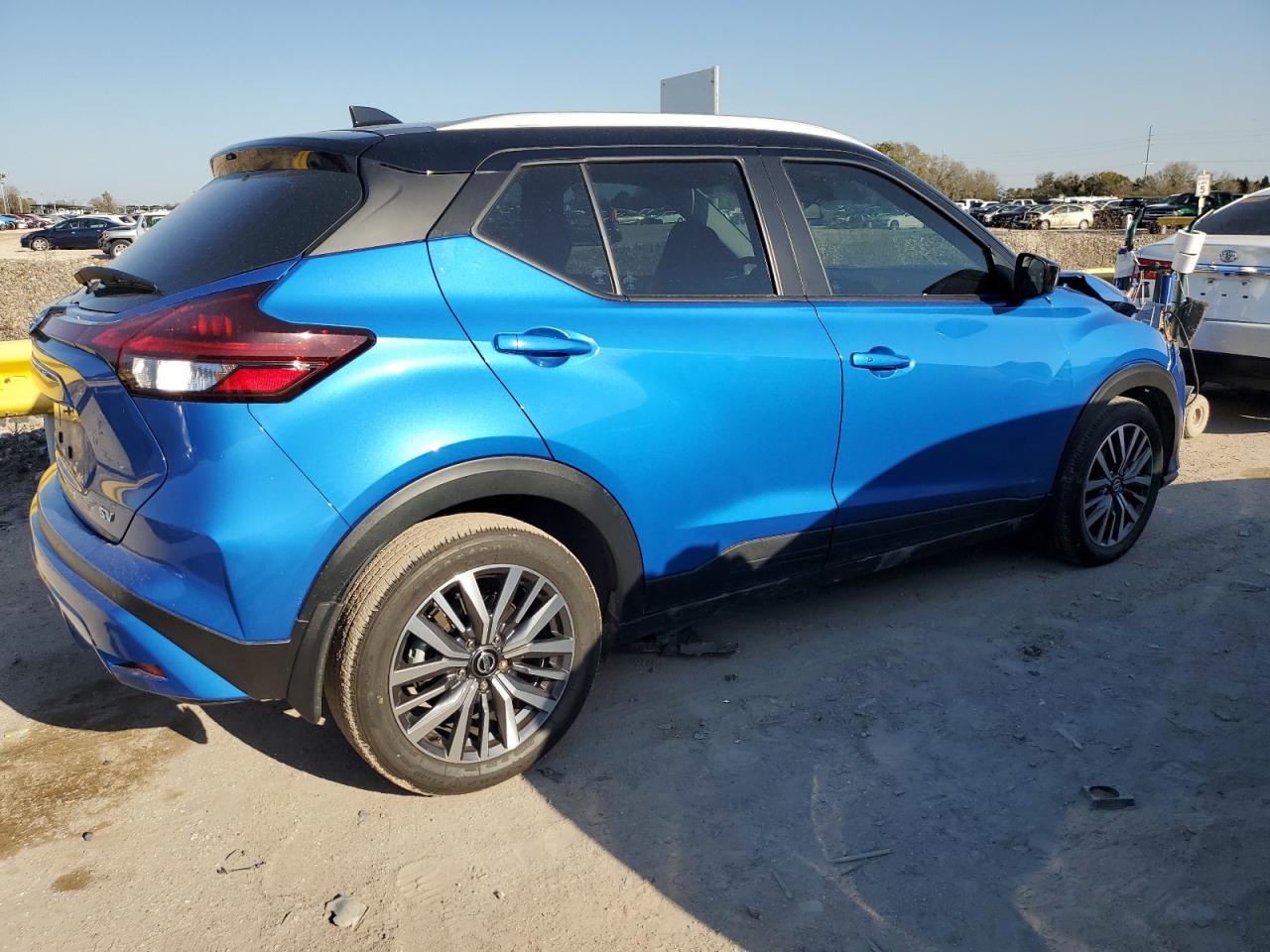 Photo 2 VIN: 3N1CP5CV9ML539970 - NISSAN KICKS 