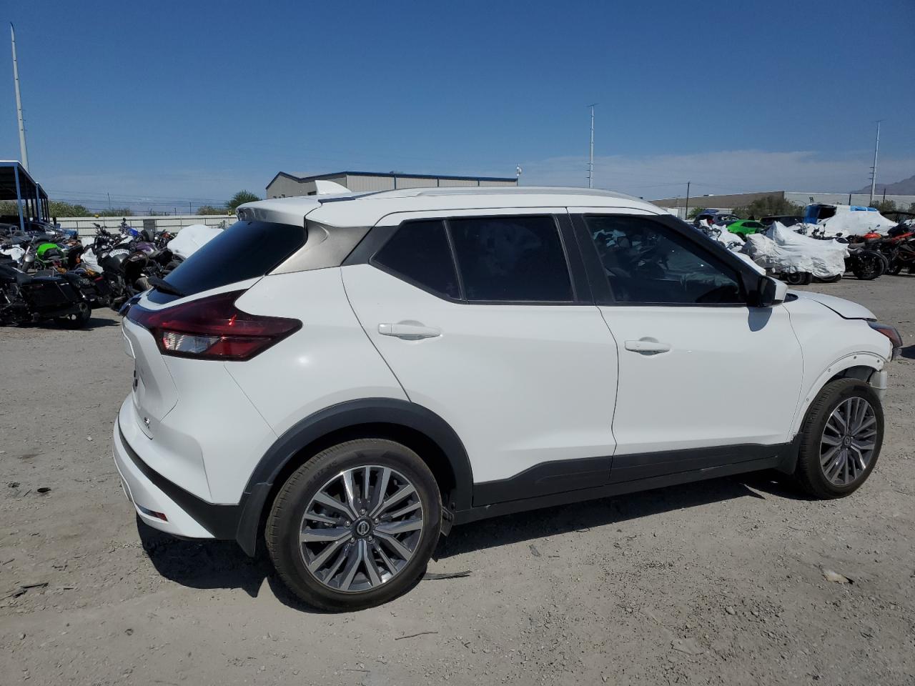 Photo 2 VIN: 3N1CP5CV9ML562472 - NISSAN KICKS 