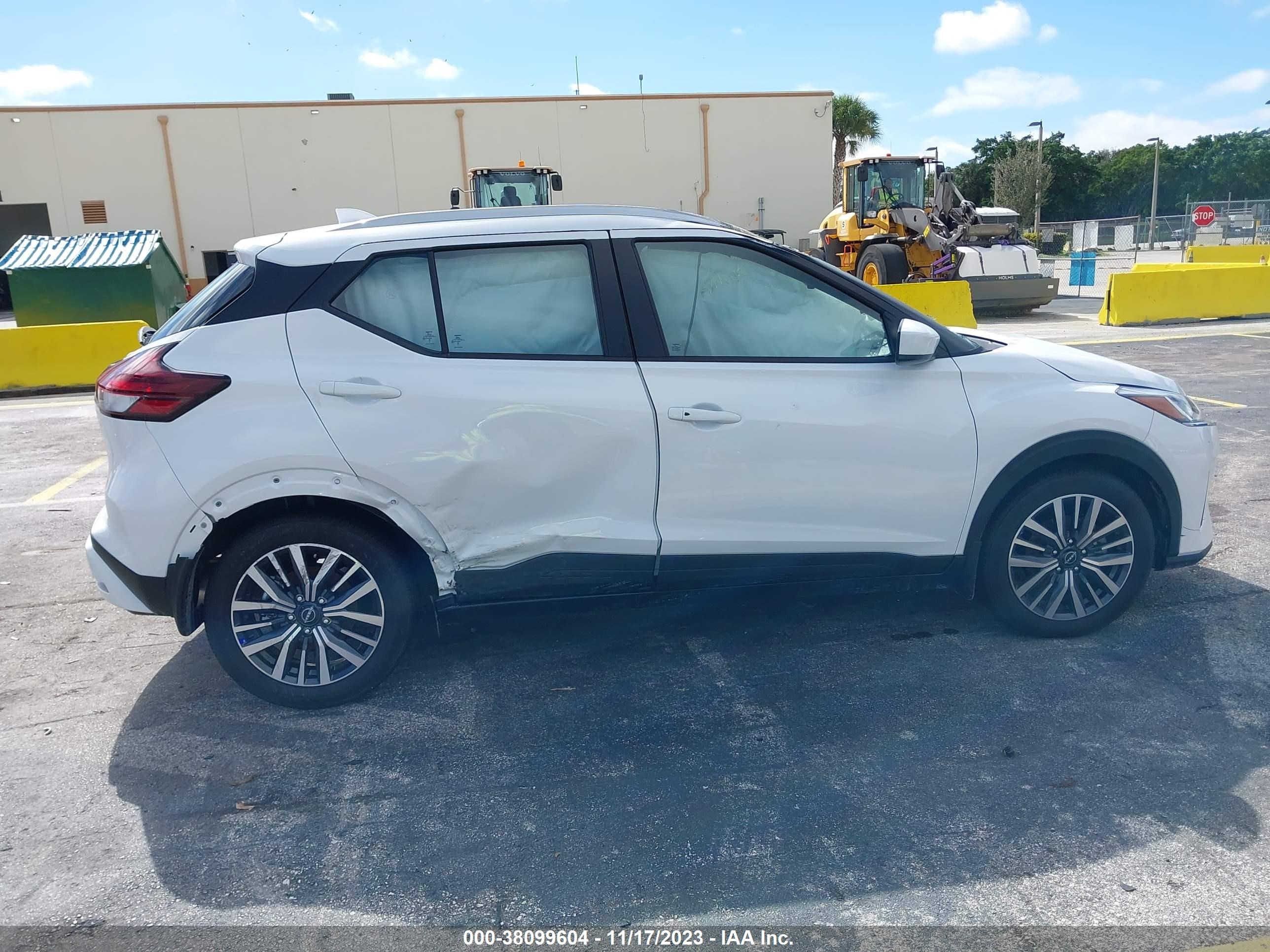 Photo 11 VIN: 3N1CP5CV9PL568812 - NISSAN KICKS 