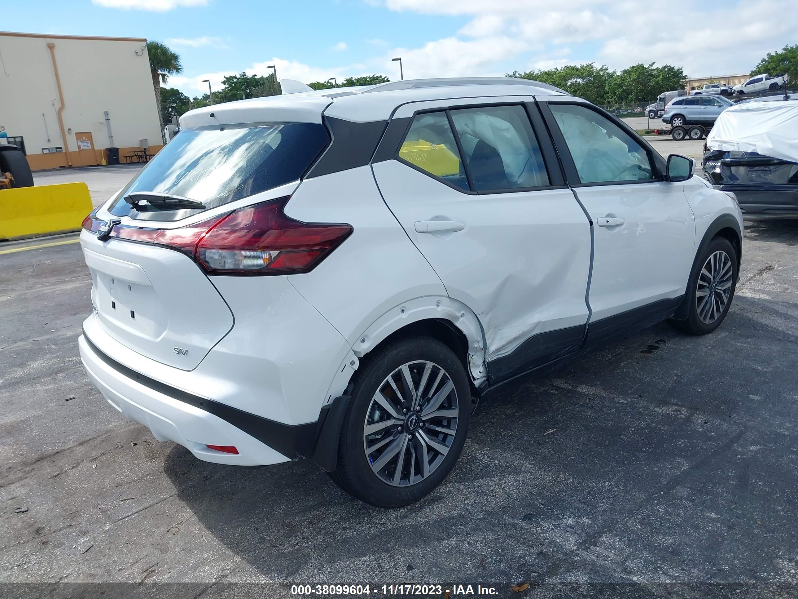 Photo 3 VIN: 3N1CP5CV9PL568812 - NISSAN KICKS 