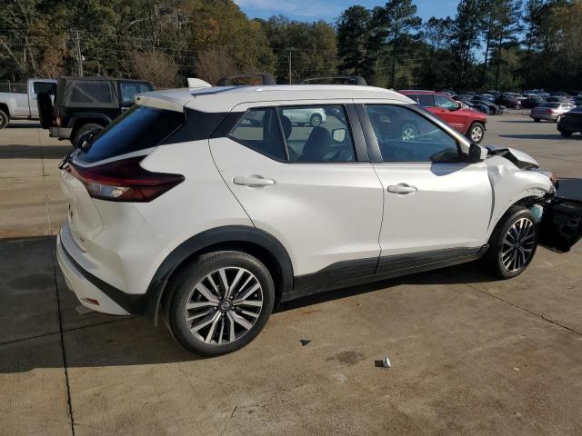 Photo 2 VIN: 3N1CP5CVXML499799 - NISSAN KICKS SV 