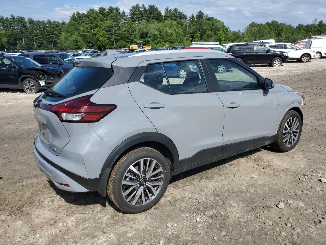 Photo 2 VIN: 3N1CP5CVXNL531605 - NISSAN KICKS 