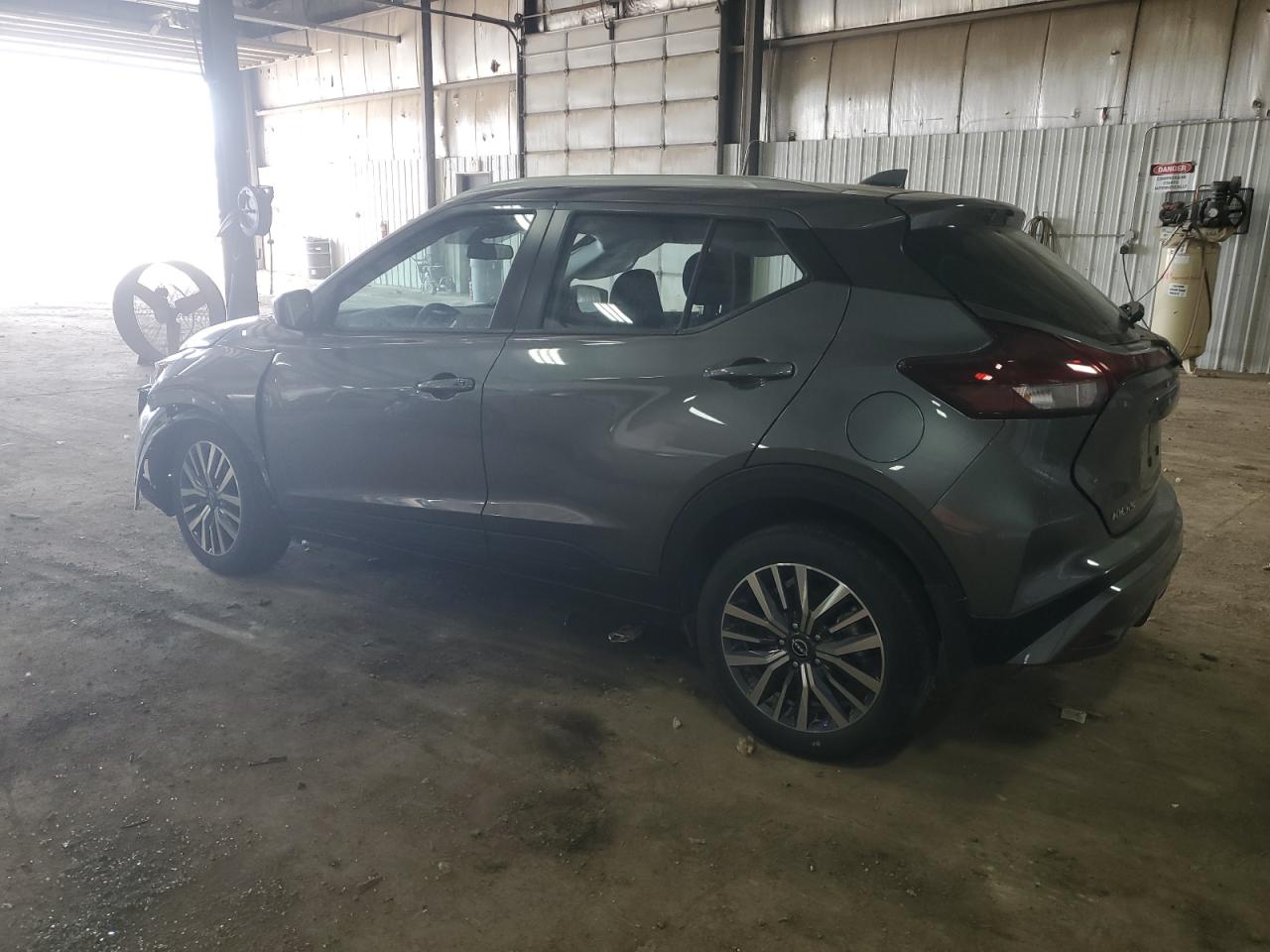 Photo 1 VIN: 3N1CP5CVXPL540033 - NISSAN KICKS 