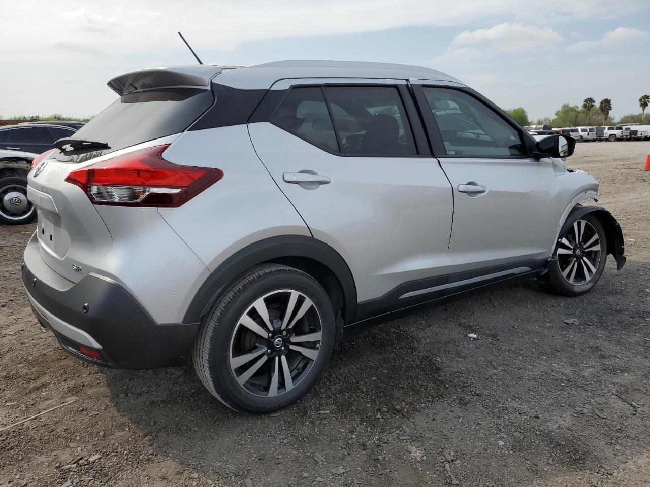 Photo 2 VIN: 3N1CP5DV0LL478585 - NISSAN KICKS 