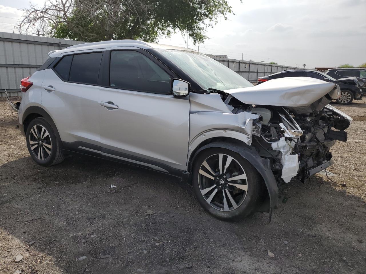 Photo 3 VIN: 3N1CP5DV0LL478585 - NISSAN KICKS 