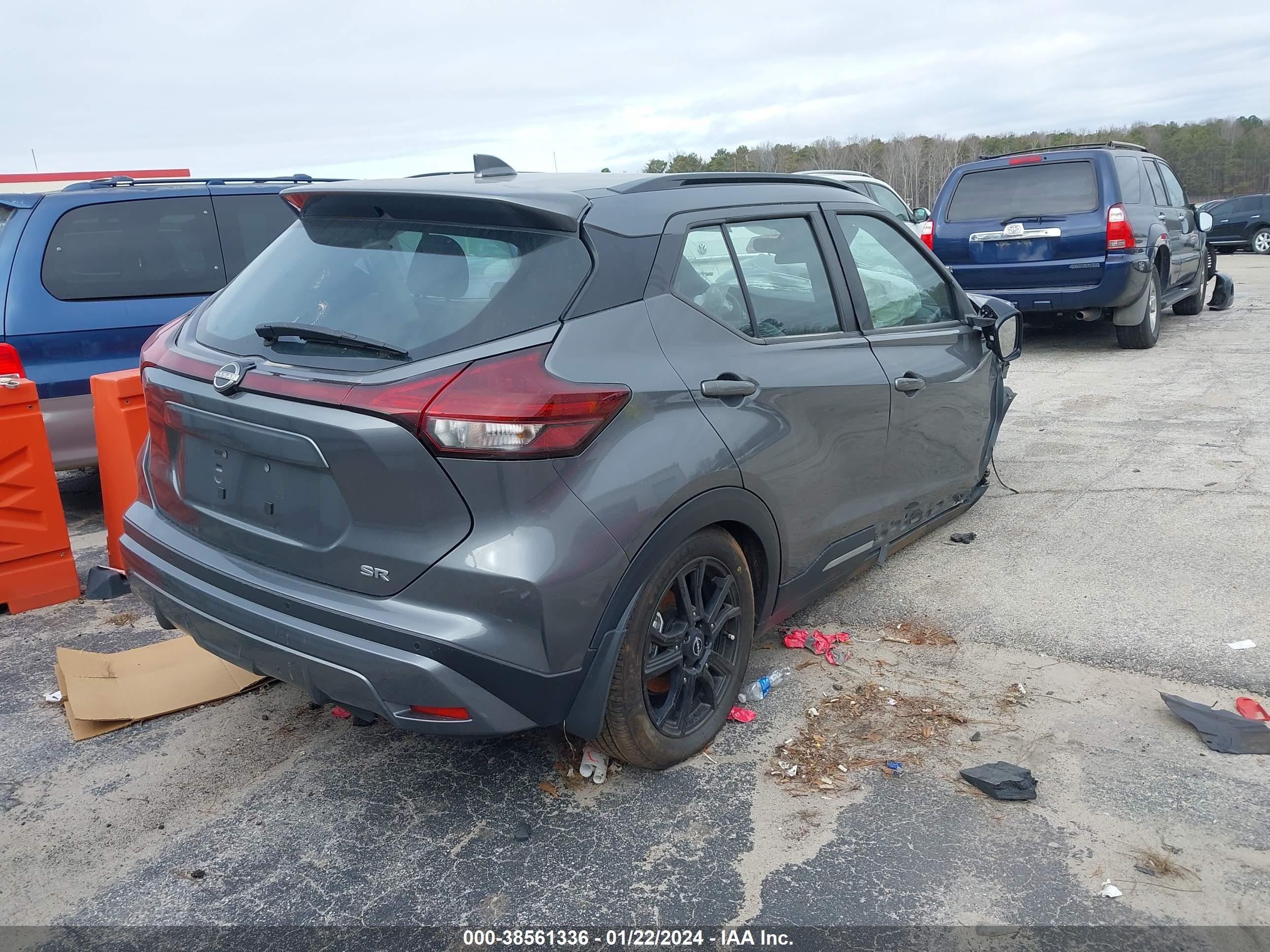 Photo 3 VIN: 3N1CP5DV2NL528454 - NISSAN KICKS 