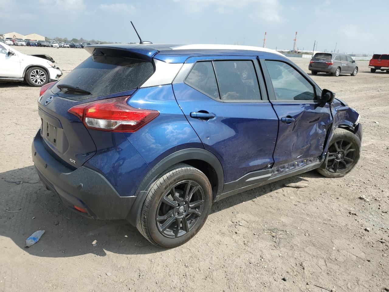 Photo 2 VIN: 3N1CP5DV5LL572753 - NISSAN KICKS 