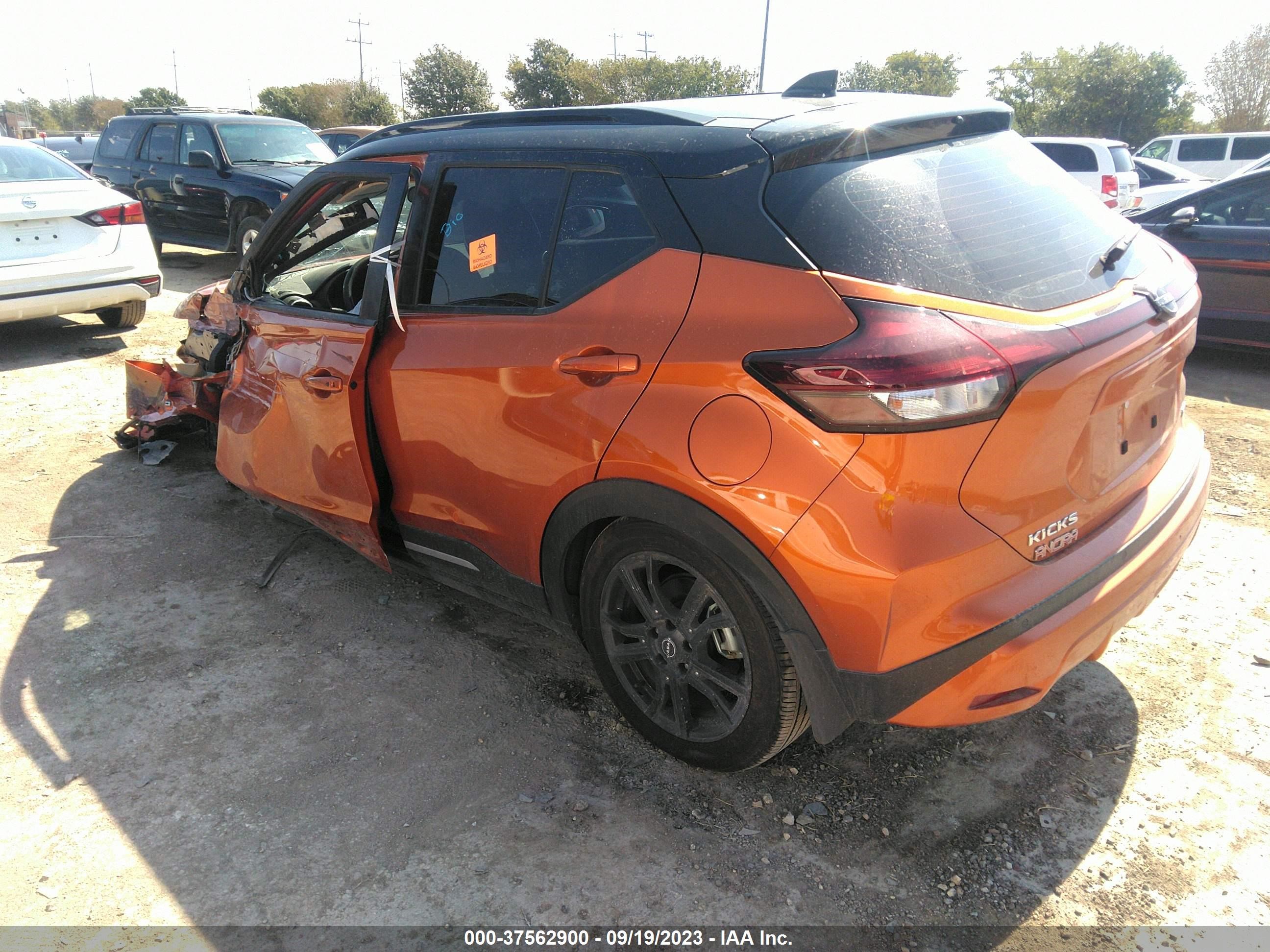 Photo 2 VIN: 3N1CP5DV6PL513958 - NISSAN KICKS 