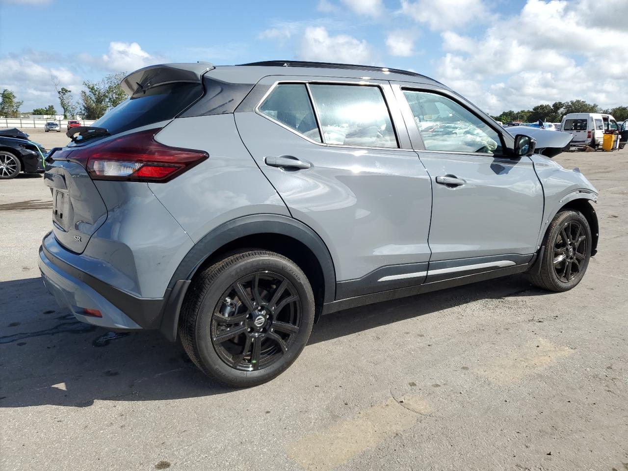 Photo 2 VIN: 3N1CP5DV7ML515892 - NISSAN KICKS 