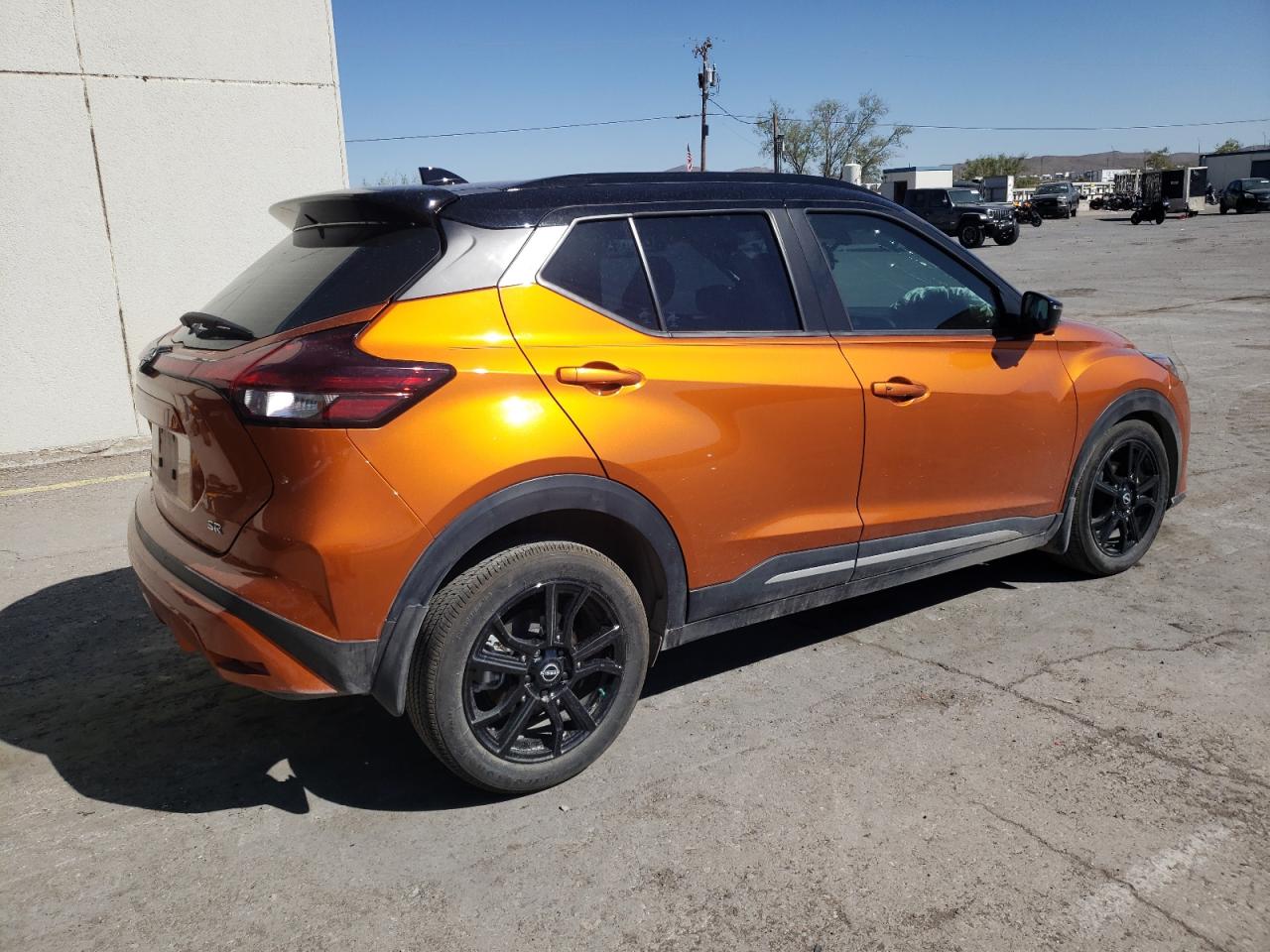 Photo 2 VIN: 3N1CP5DV9PL493477 - NISSAN KICKS 