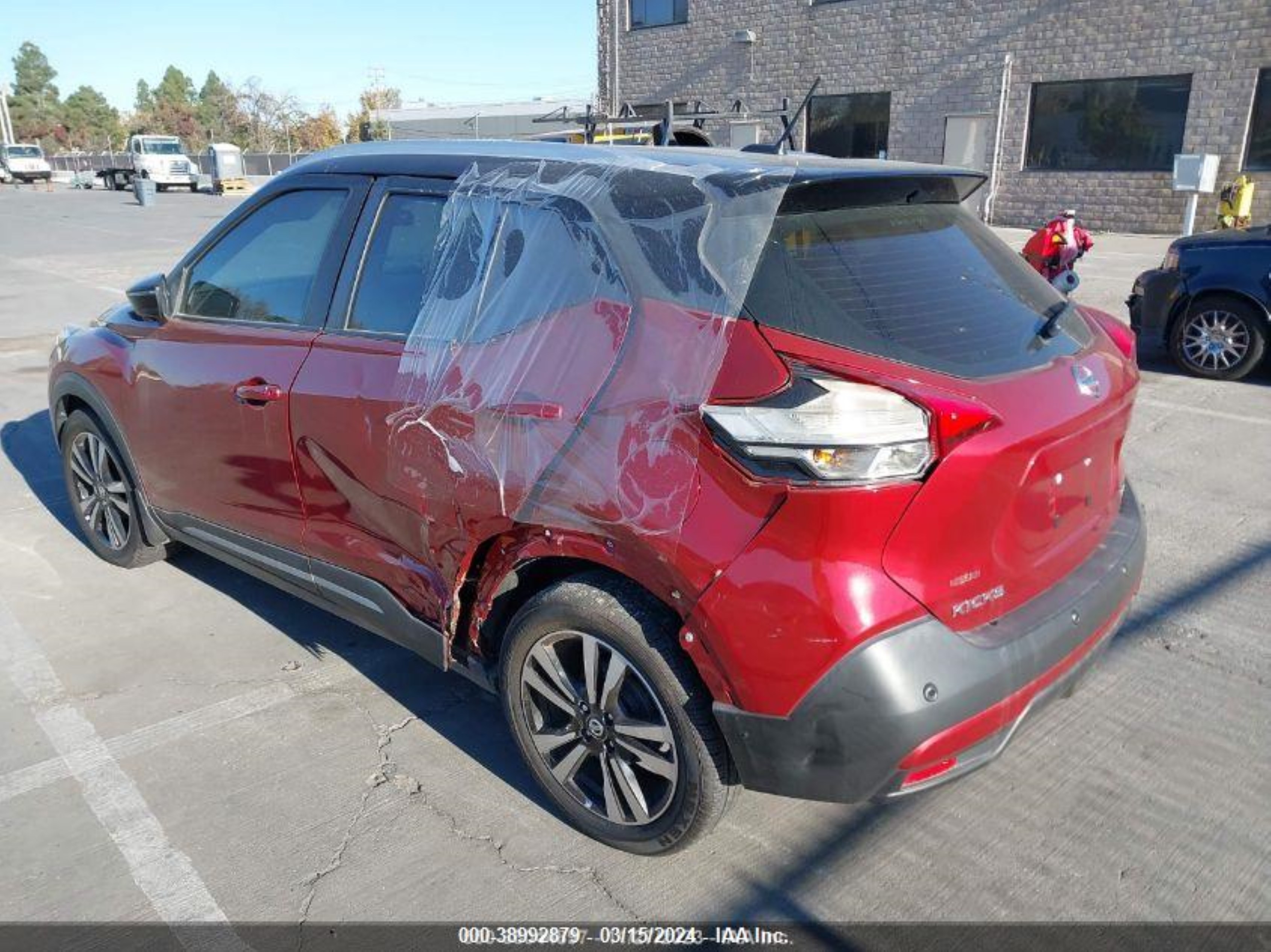 Photo 2 VIN: 3N1CP5DVXLL481638 - NISSAN KICKS 