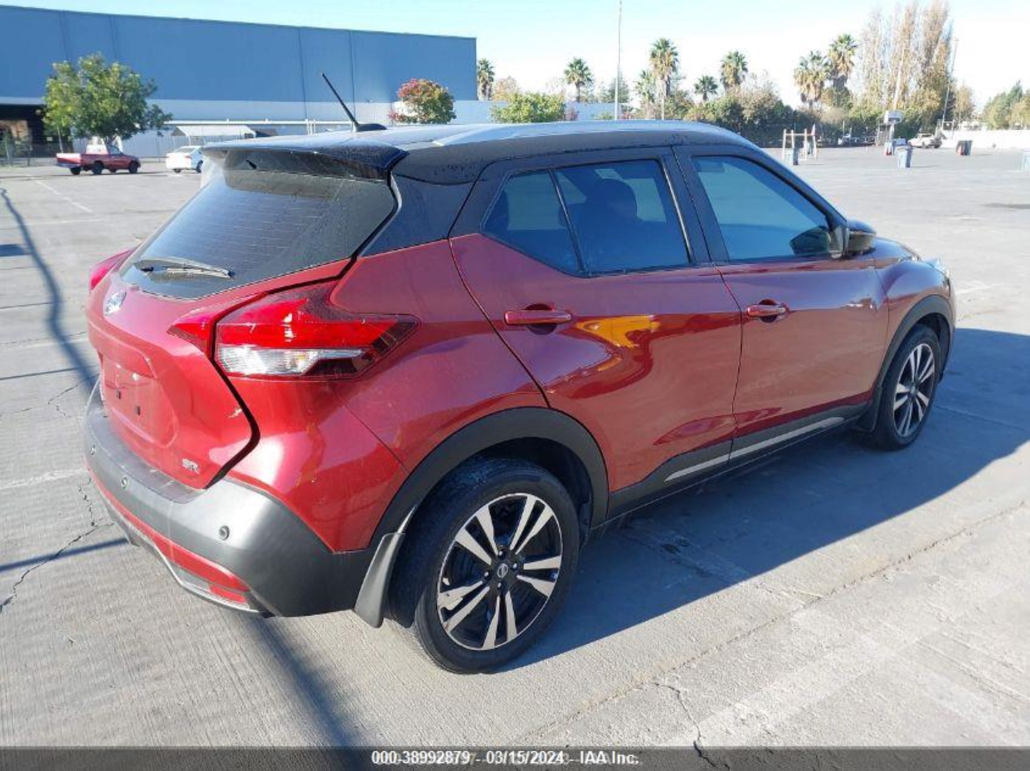 Photo 3 VIN: 3N1CP5DVXLL481638 - NISSAN KICKS 