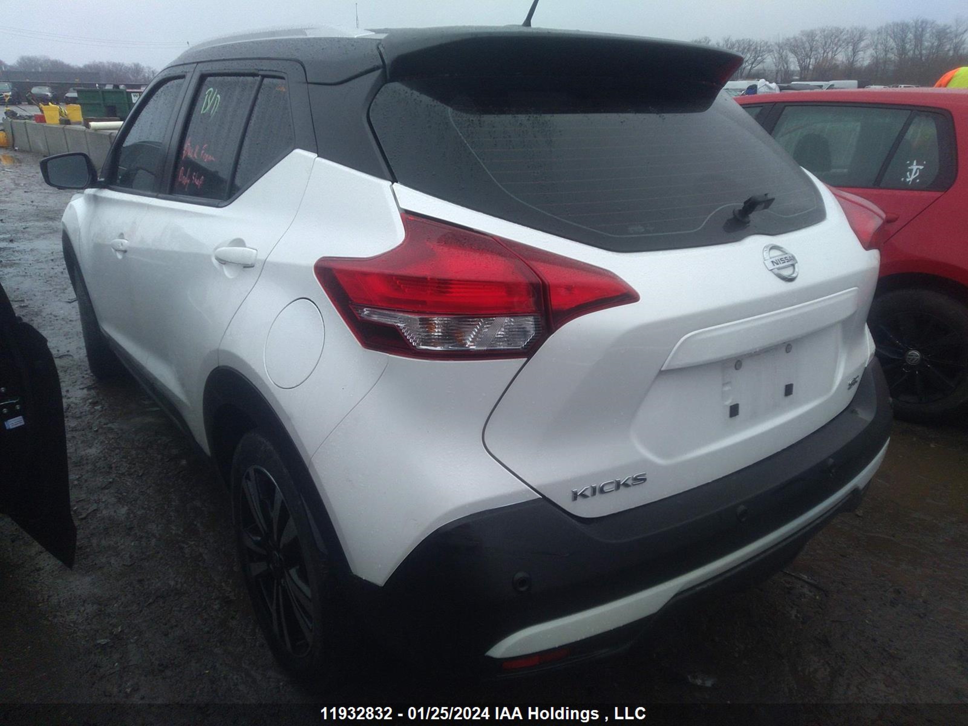 Photo 2 VIN: 3N1CP5DVXLL493630 - NISSAN KICKS 