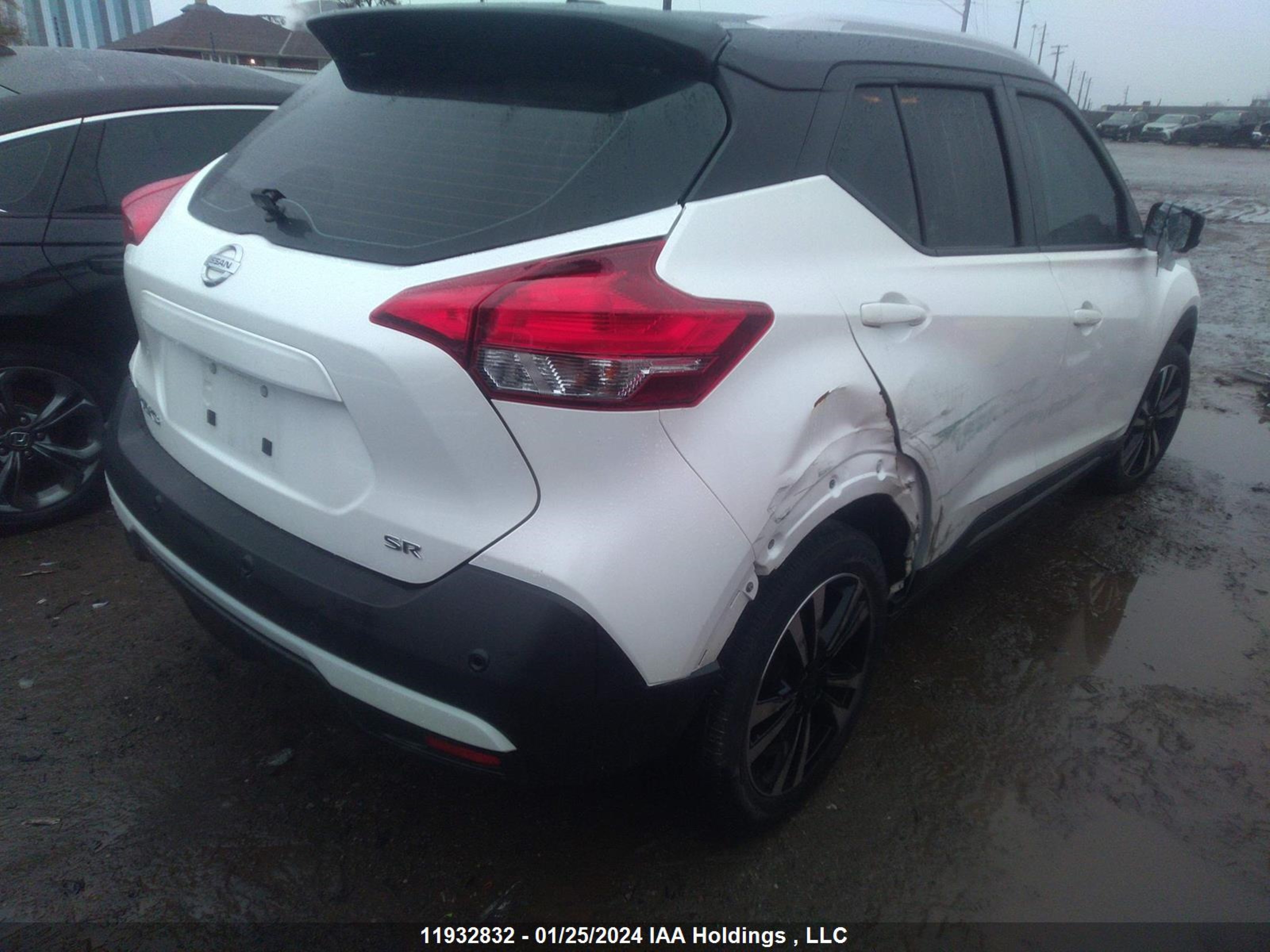 Photo 3 VIN: 3N1CP5DVXLL493630 - NISSAN KICKS 