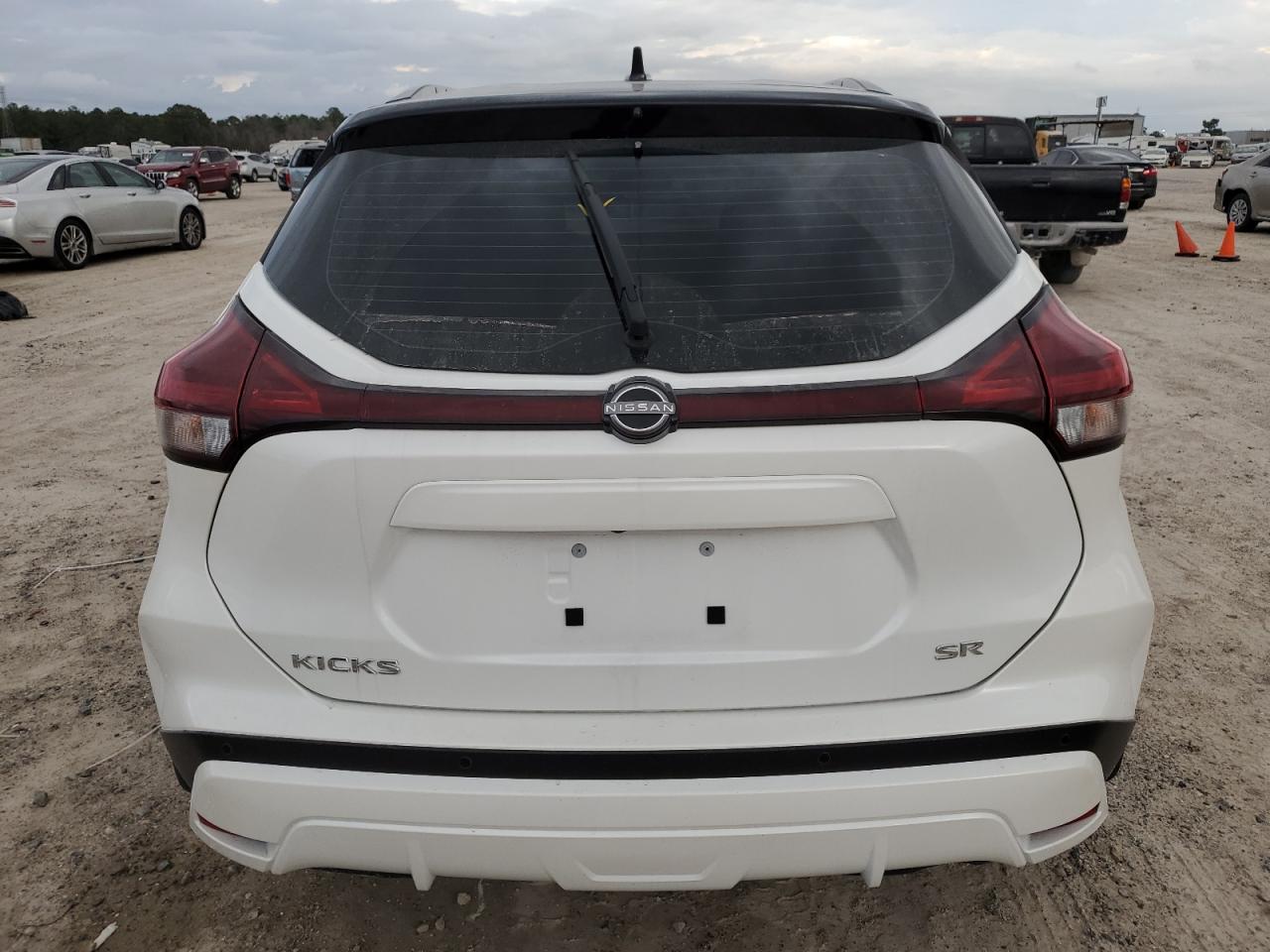 Photo 5 VIN: 3N1CP5DVXPL553072 - NISSAN KICKS 