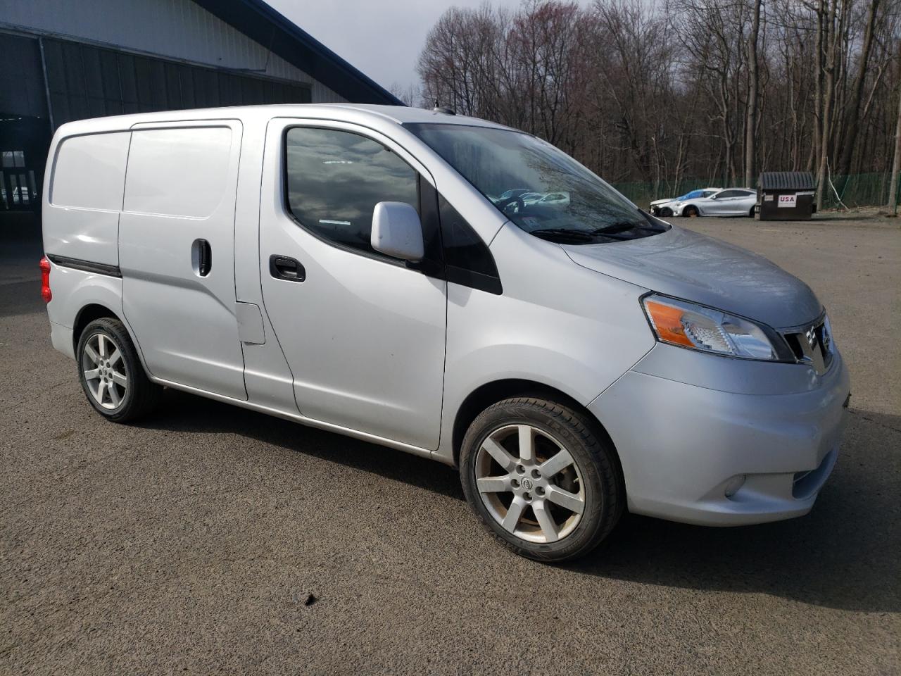 Photo 3 VIN: 3N6CM0KN0EK692851 - NISSAN NV 