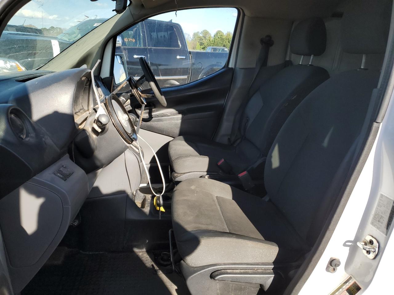 Photo 6 VIN: 3N6CM0KN0FK720309 - NISSAN NV 