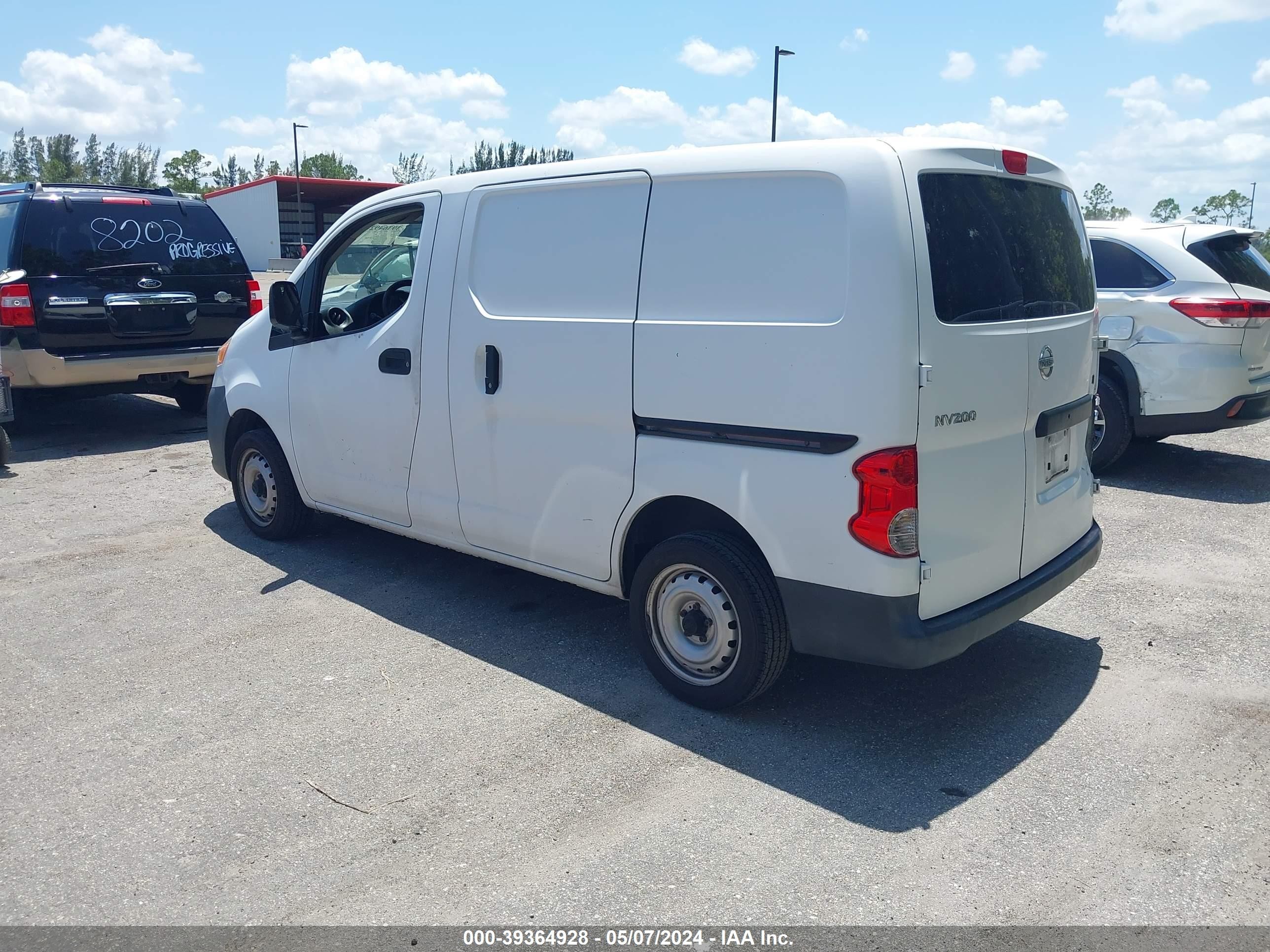 Photo 2 VIN: 3N6CM0KN0GK690892 - NISSAN NV200 