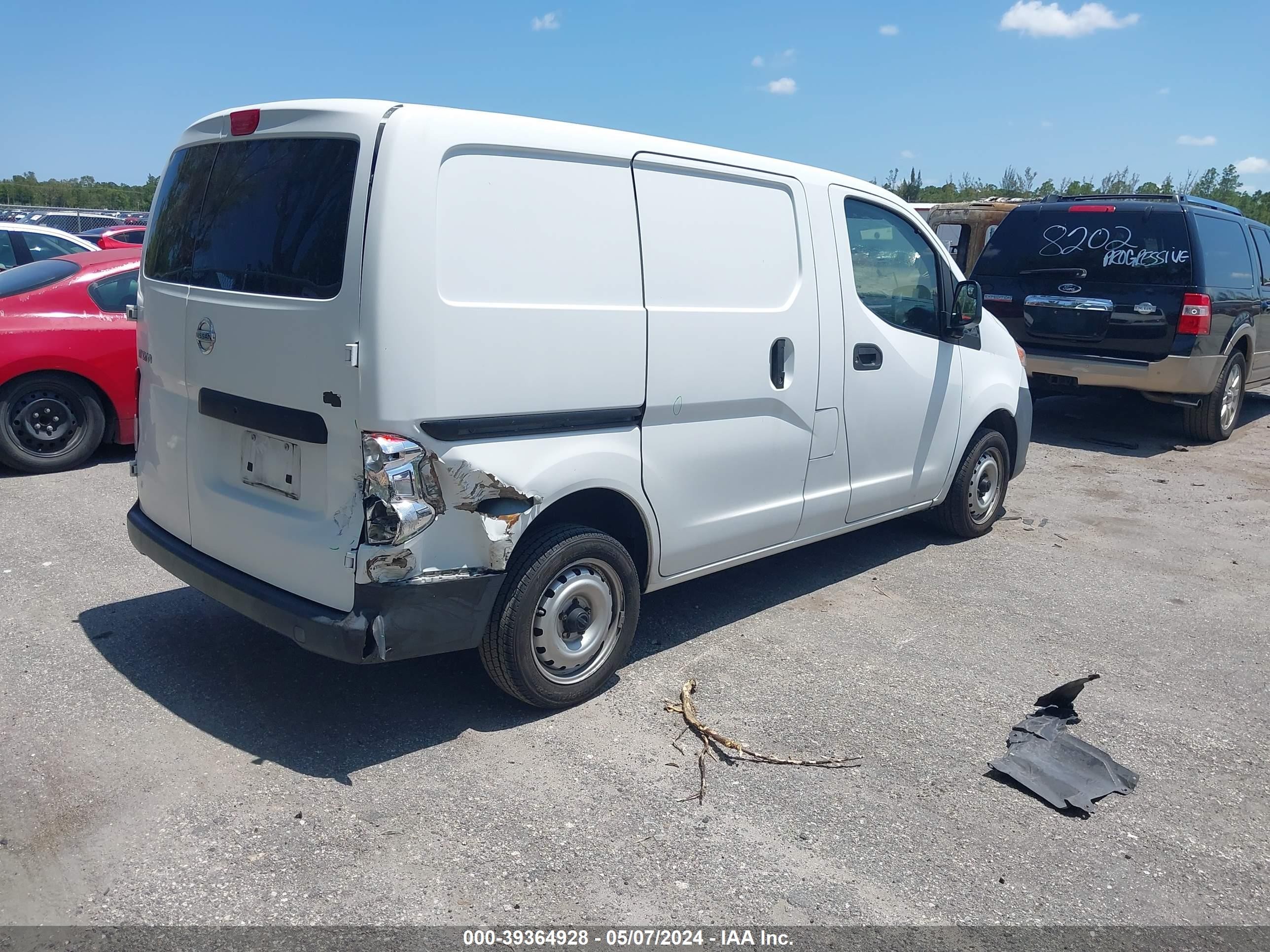 Photo 3 VIN: 3N6CM0KN0GK690892 - NISSAN NV200 