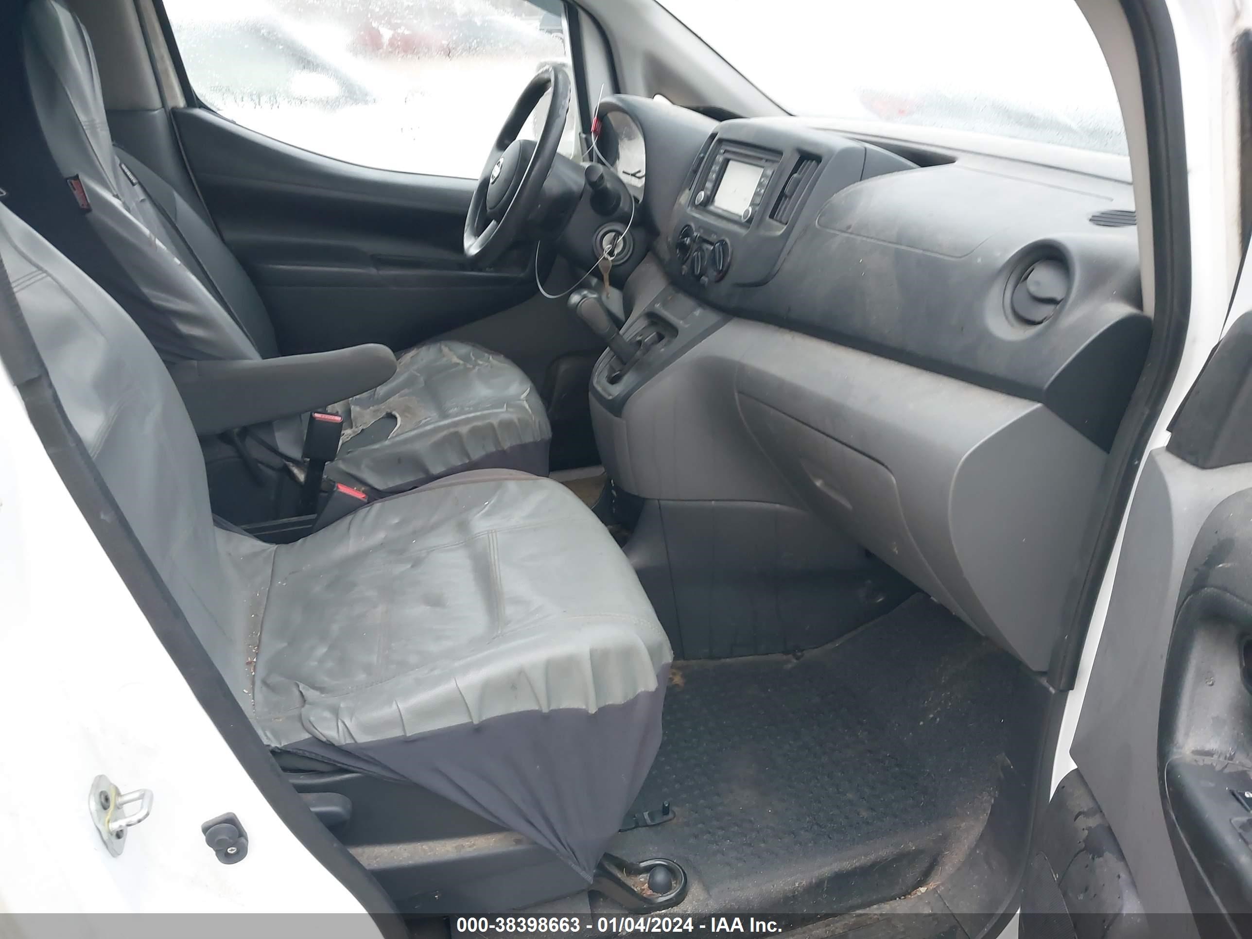 Photo 4 VIN: 3N6CM0KN0HK695866 - NISSAN NV200 