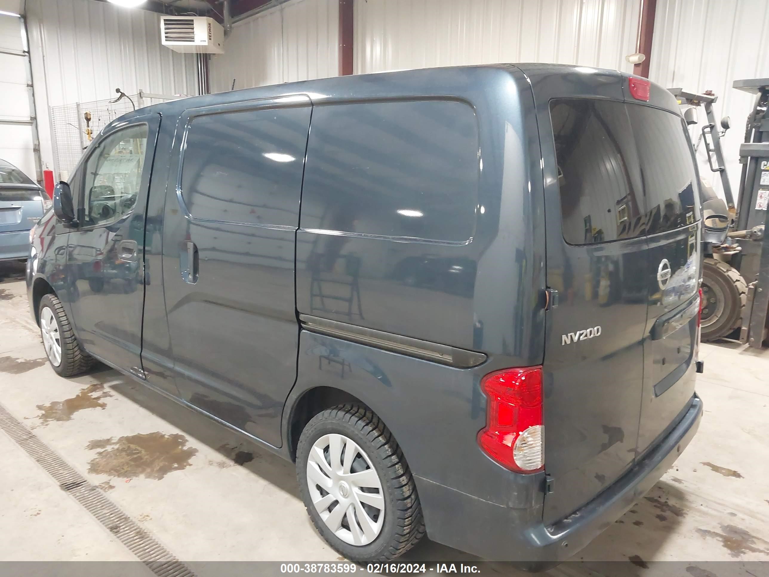 Photo 2 VIN: 3N6CM0KN0JK693427 - NISSAN NV200 