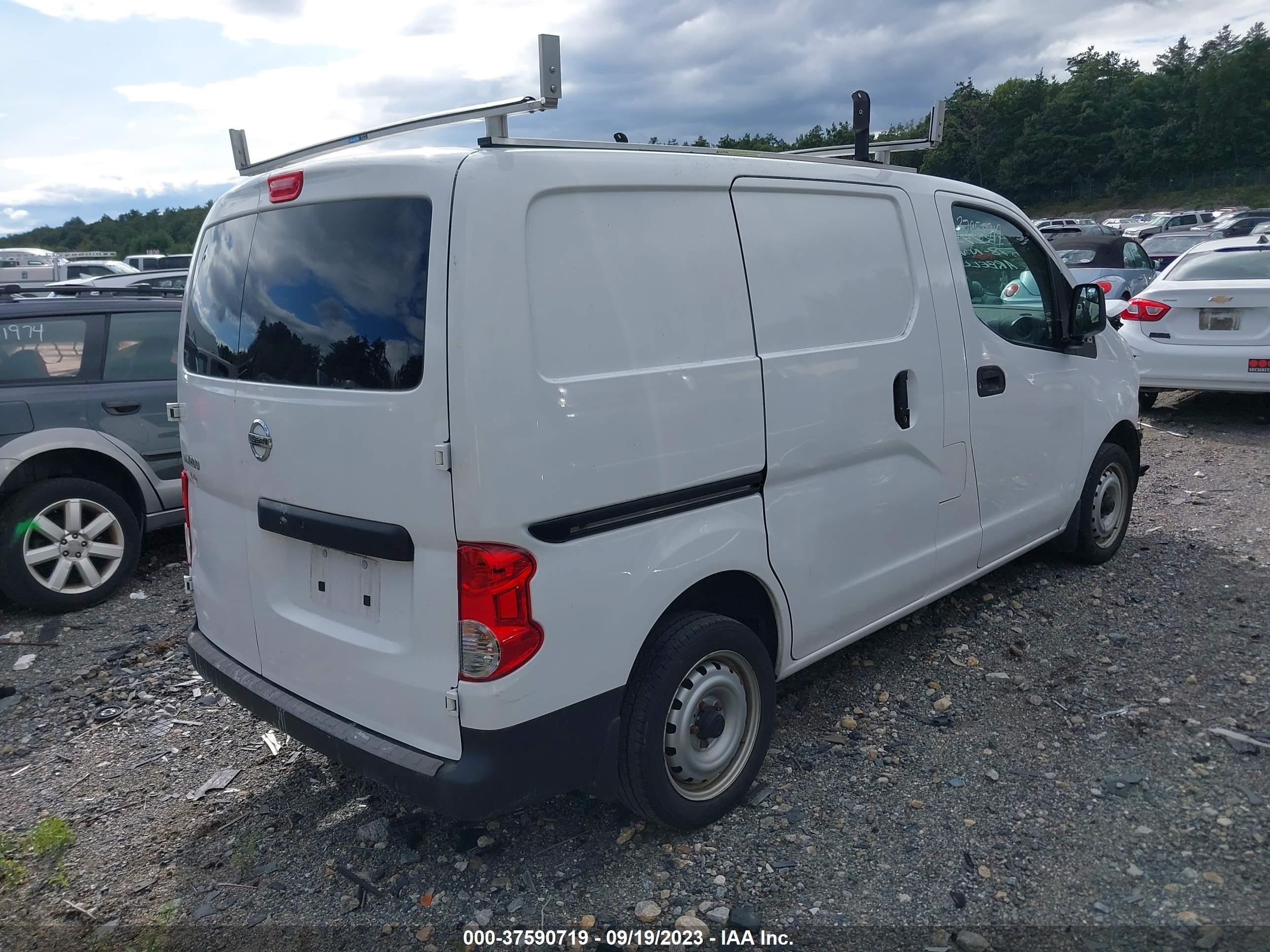 Photo 3 VIN: 3N6CM0KN0JK699843 - NISSAN NV200 