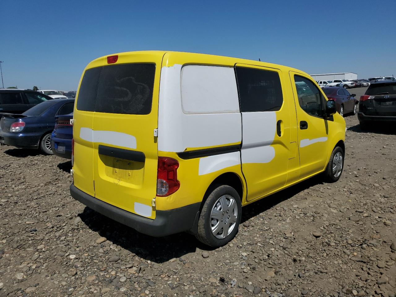 Photo 2 VIN: 3N6CM0KN0KK697740 - NISSAN NV 