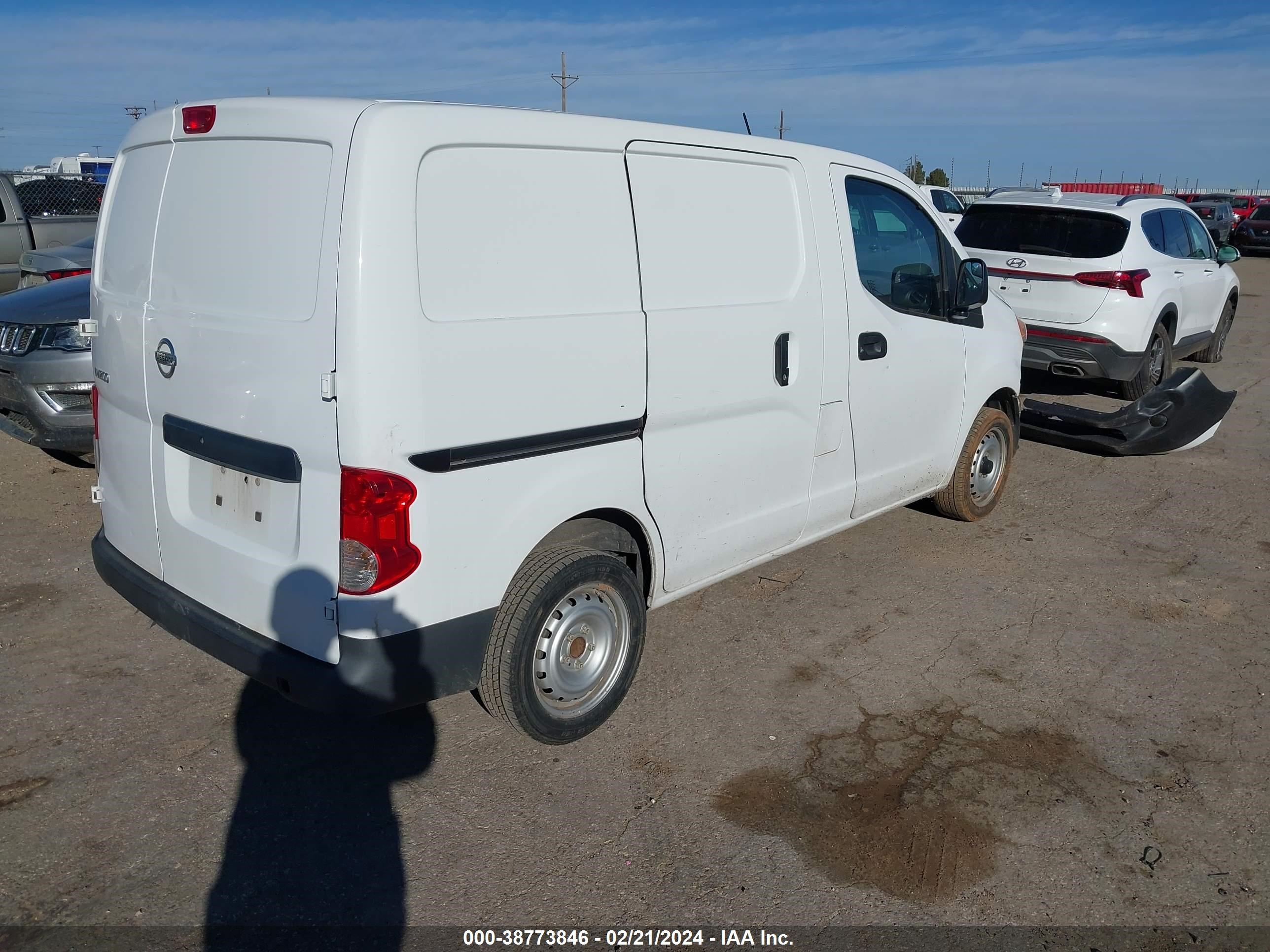 Photo 3 VIN: 3N6CM0KN1FK732906 - NISSAN NV200 