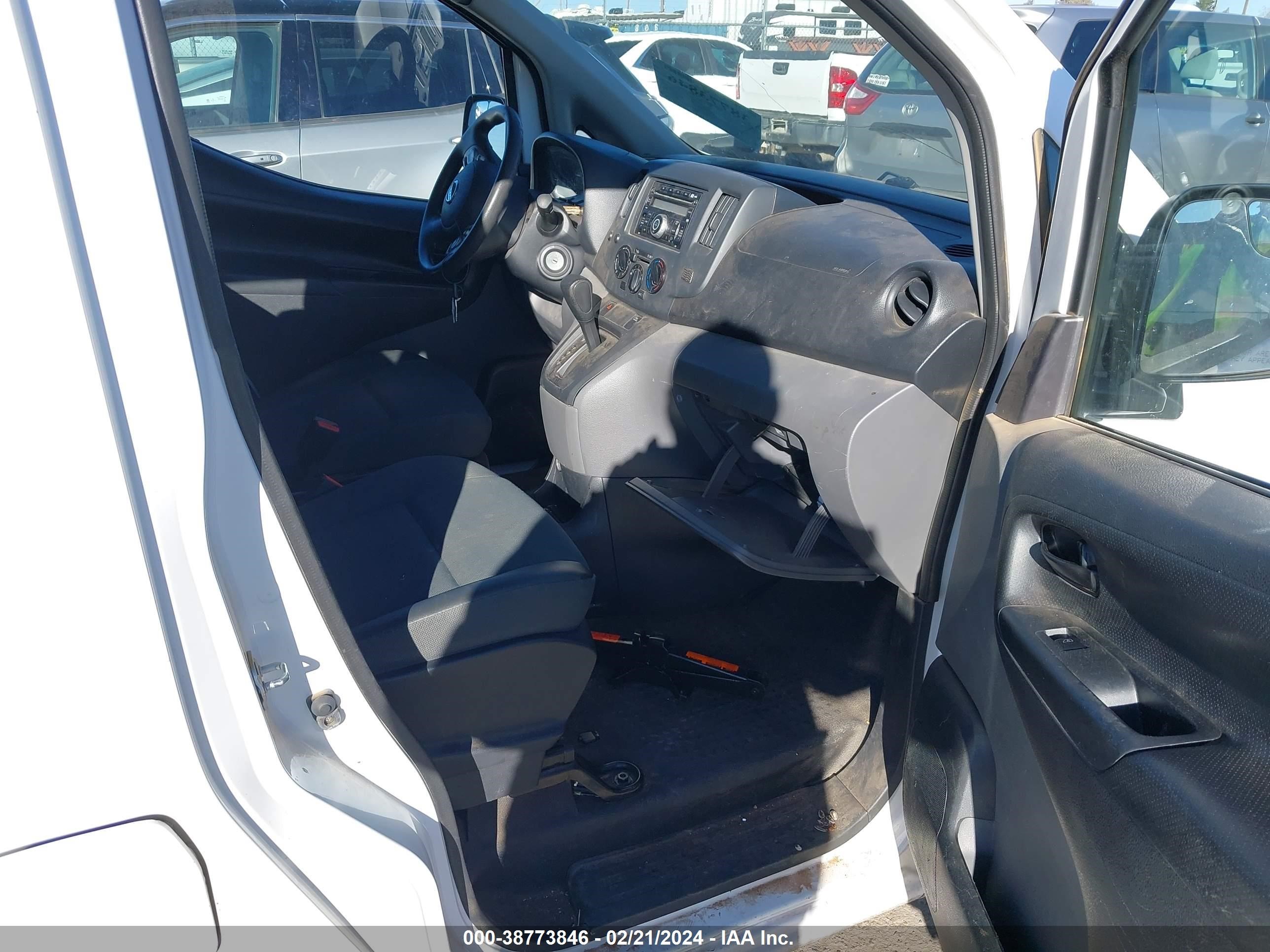 Photo 4 VIN: 3N6CM0KN1FK732906 - NISSAN NV200 