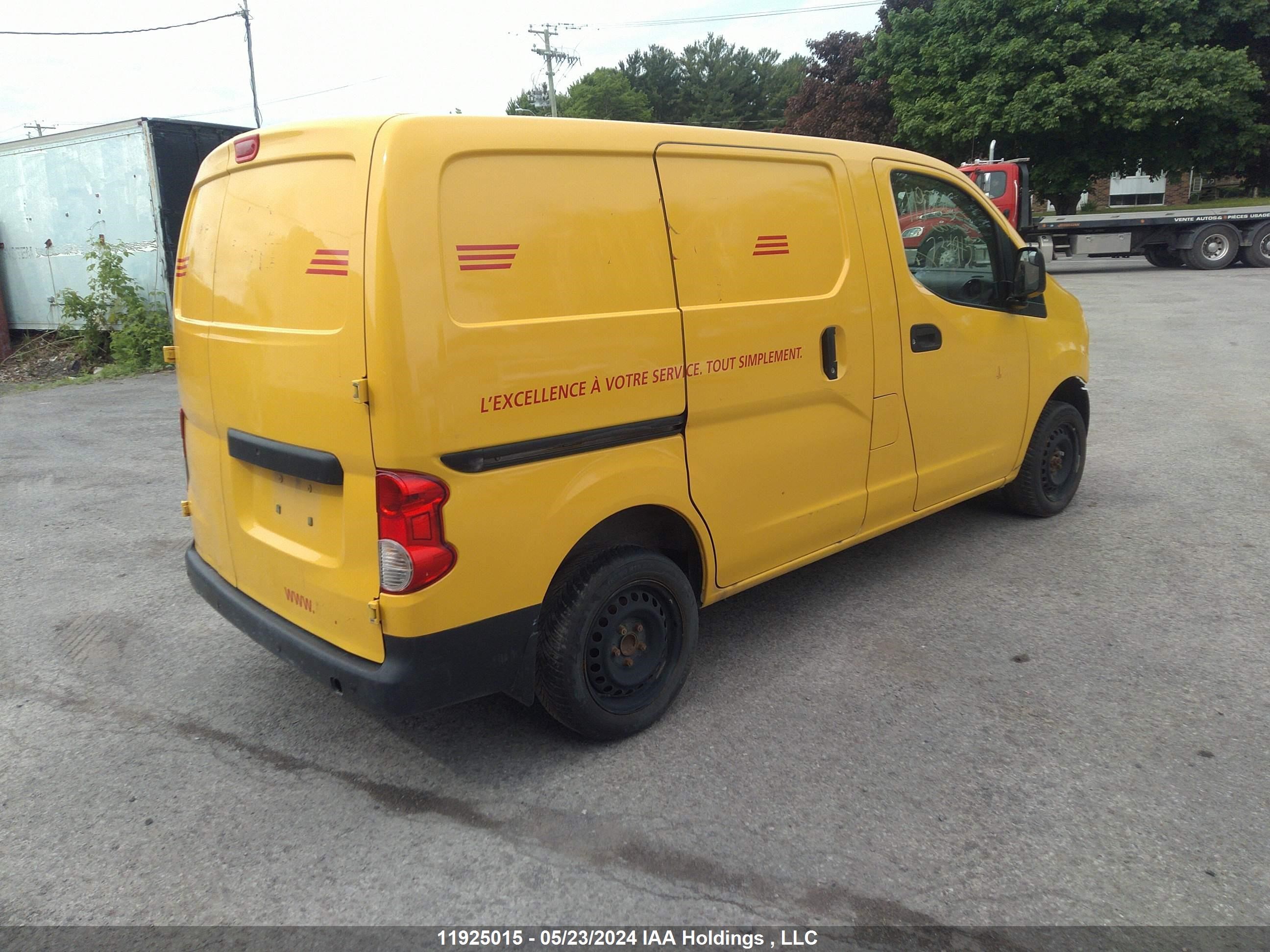 Photo 3 VIN: 3N6CM0KN1FK734915 - NISSAN NV200 