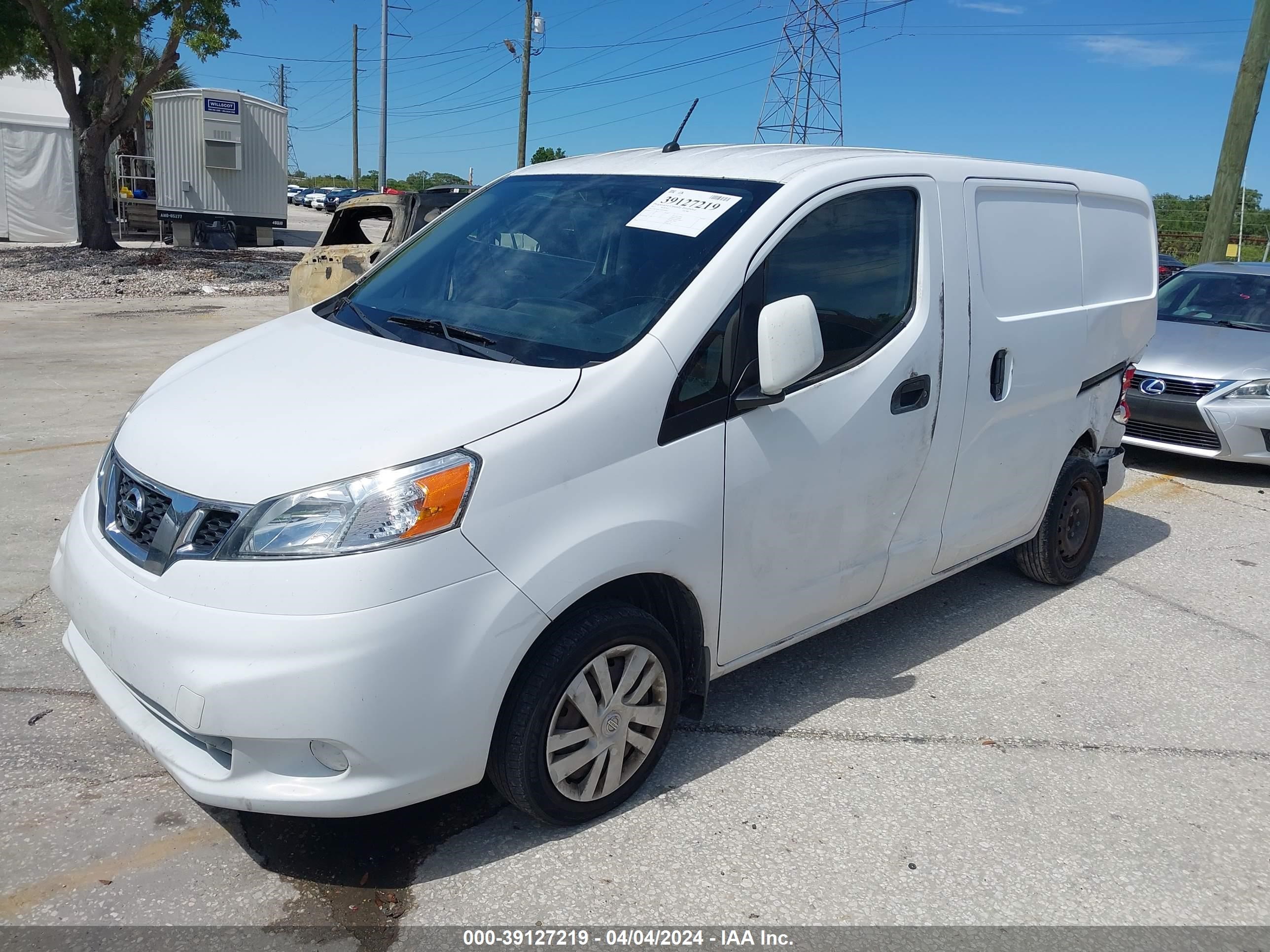 Photo 1 VIN: 3N6CM0KN1HK698081 - NISSAN NV200 