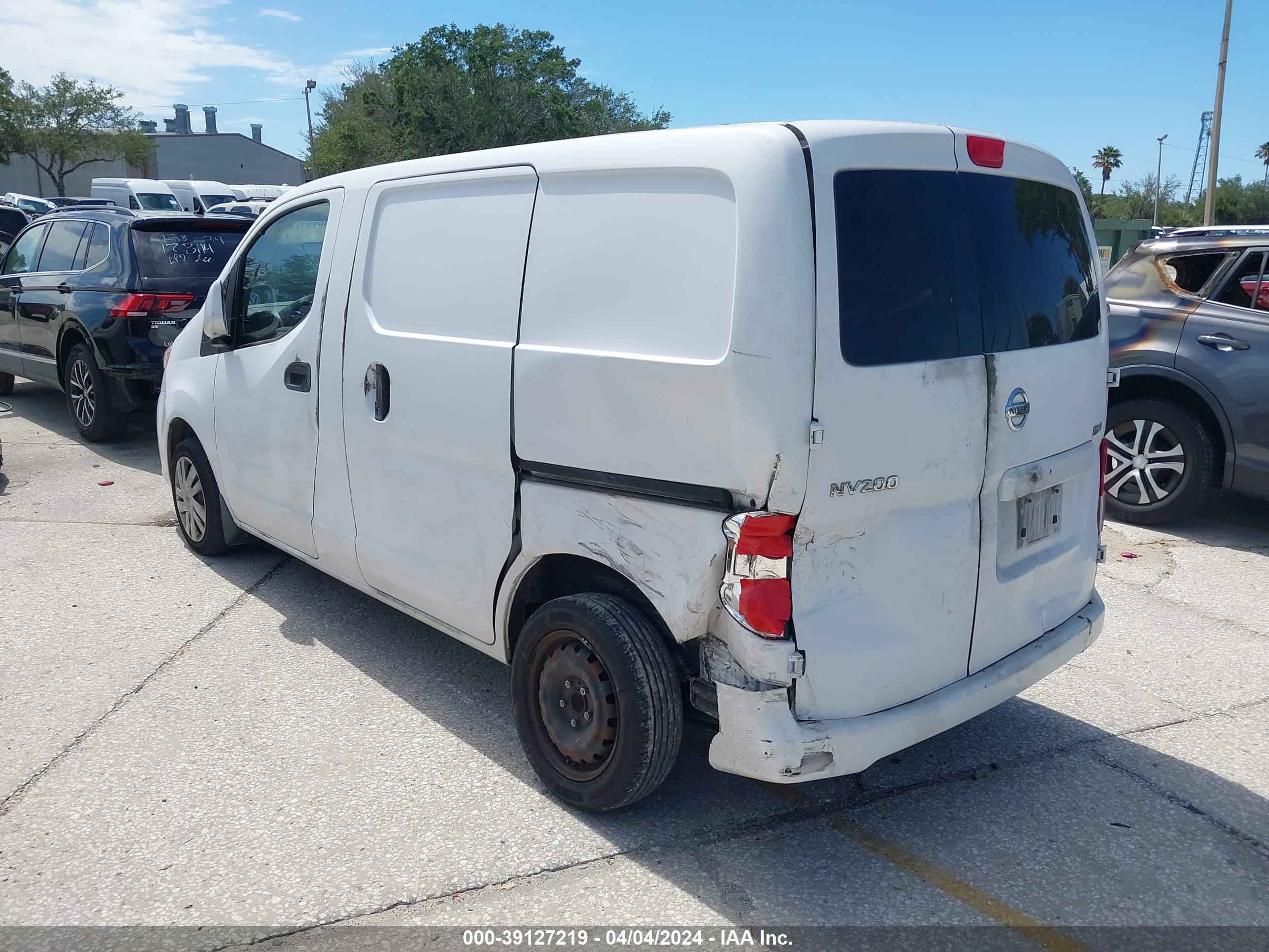 Photo 2 VIN: 3N6CM0KN1HK698081 - NISSAN NV200 