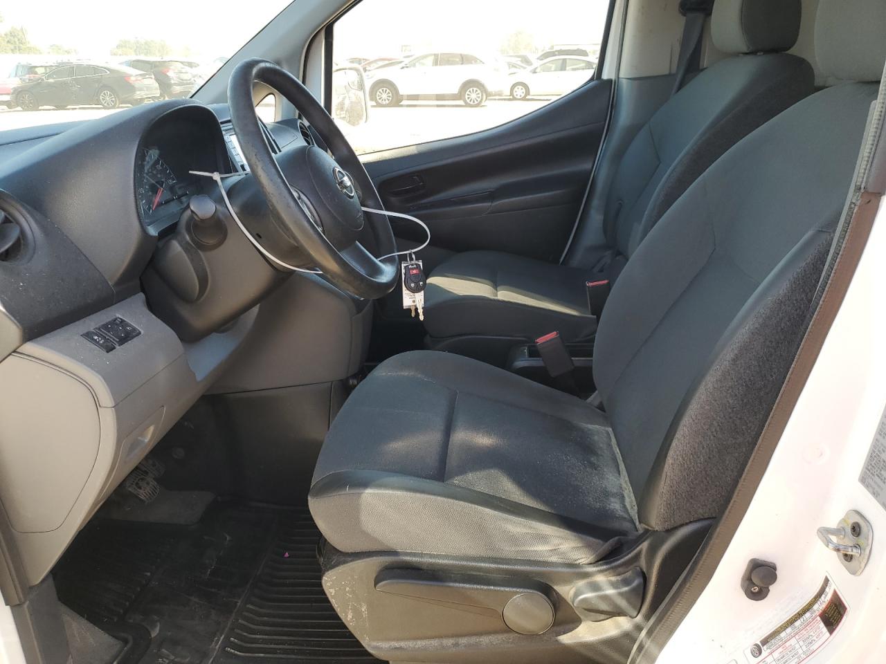 Photo 6 VIN: 3N6CM0KN1HK706213 - NISSAN NV 