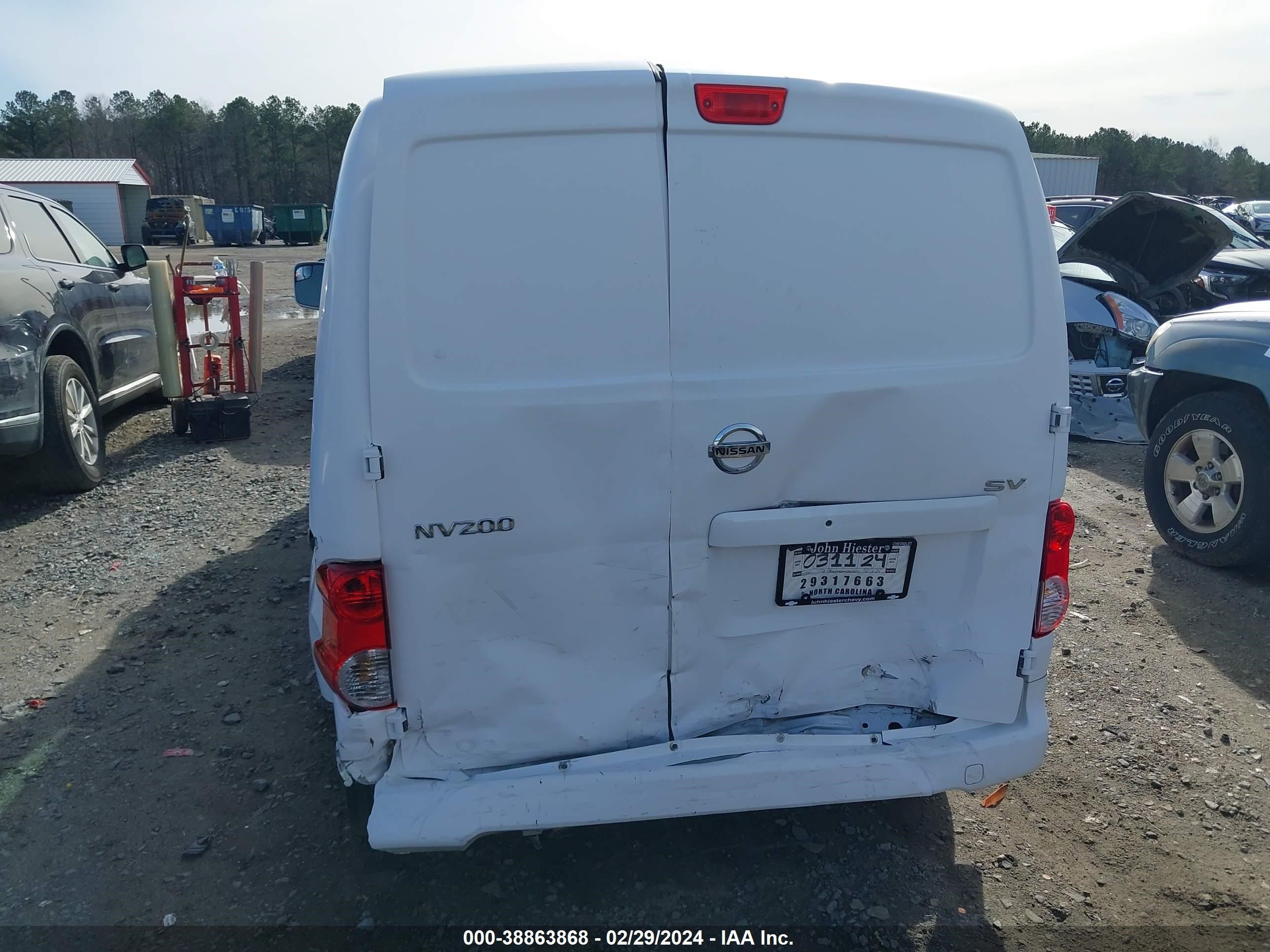 Photo 15 VIN: 3N6CM0KN1JK690083 - NISSAN NV200 