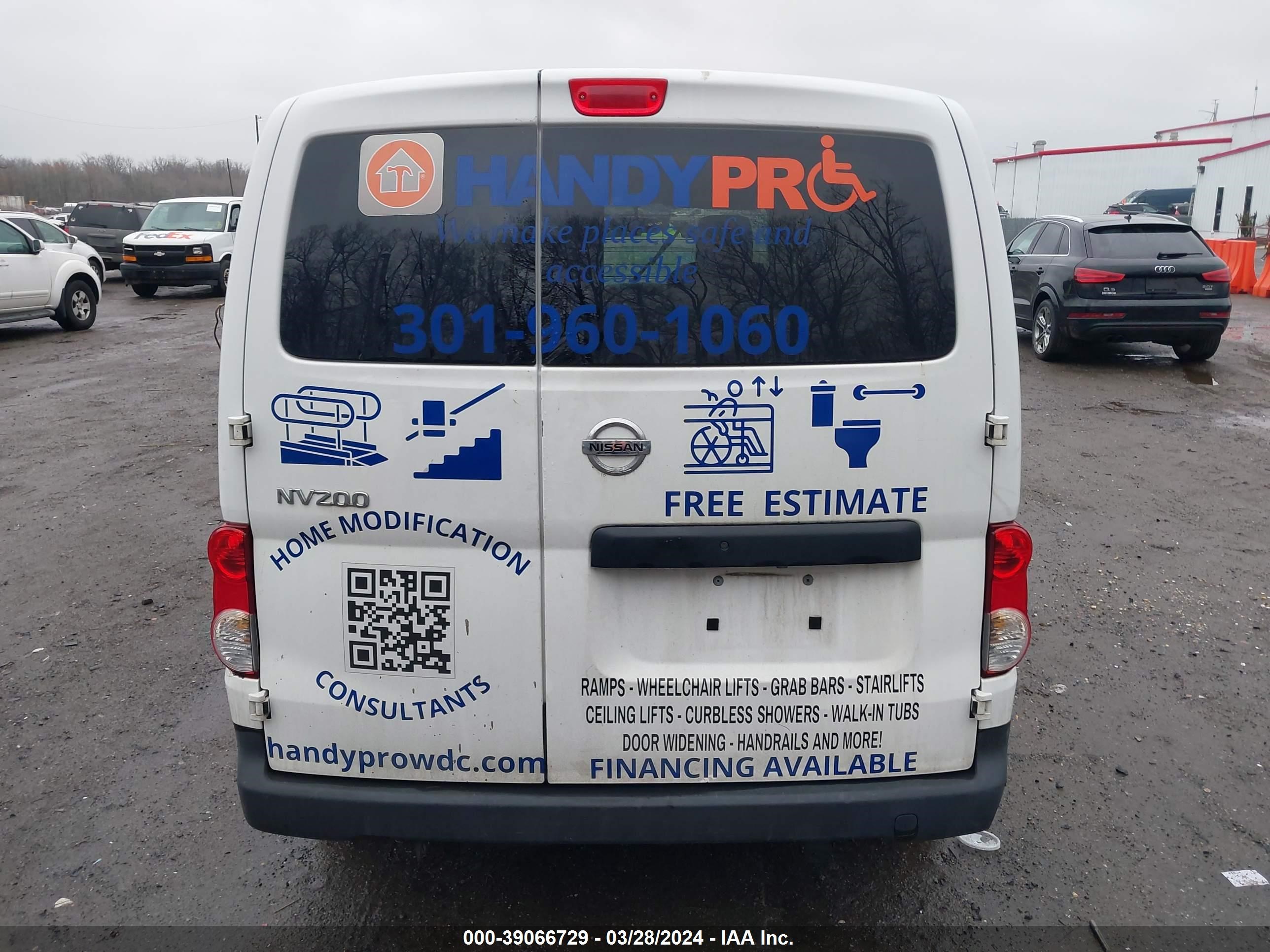 Photo 15 VIN: 3N6CM0KN1JK697941 - NISSAN NV200 