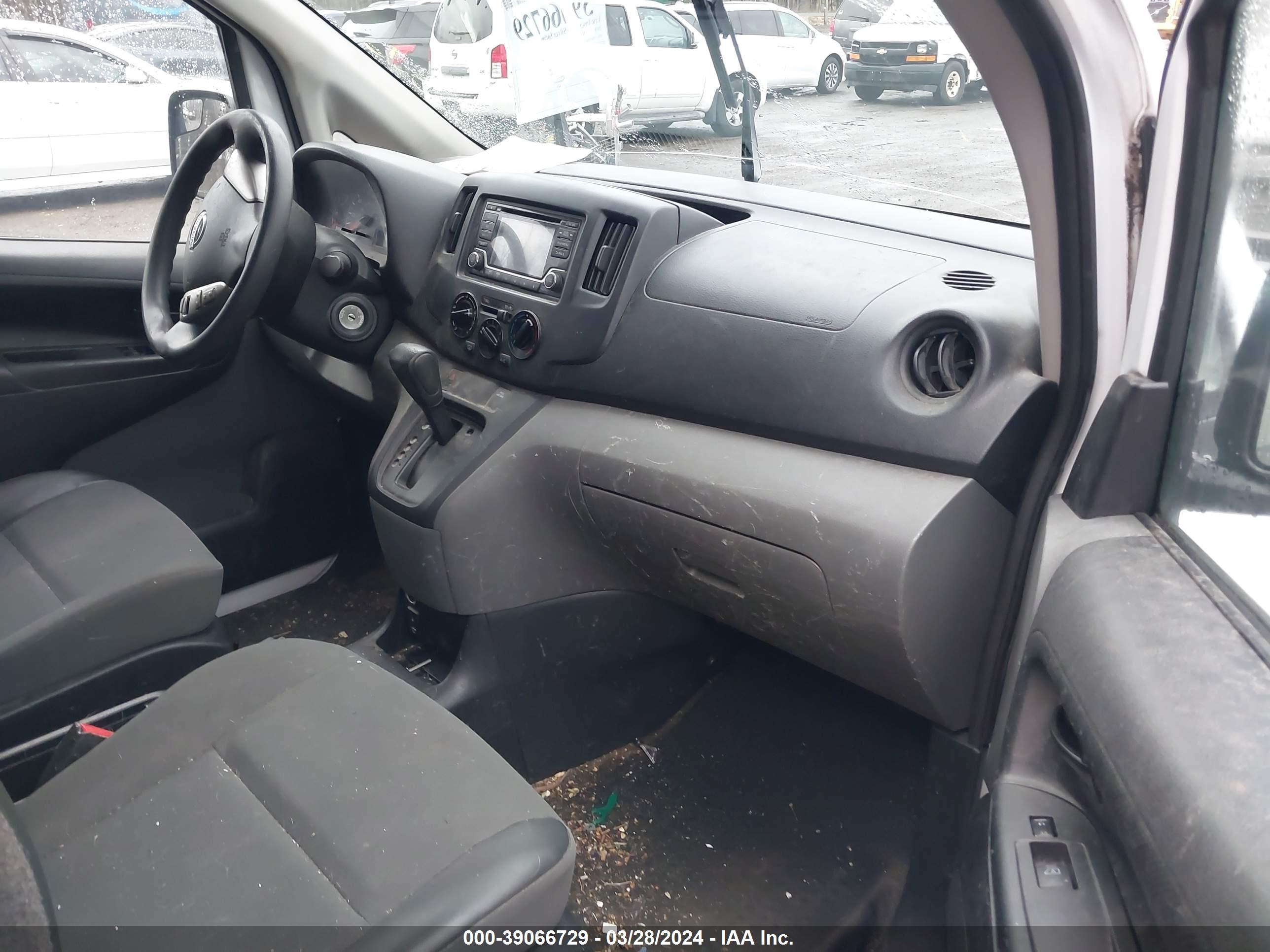 Photo 4 VIN: 3N6CM0KN1JK697941 - NISSAN NV200 