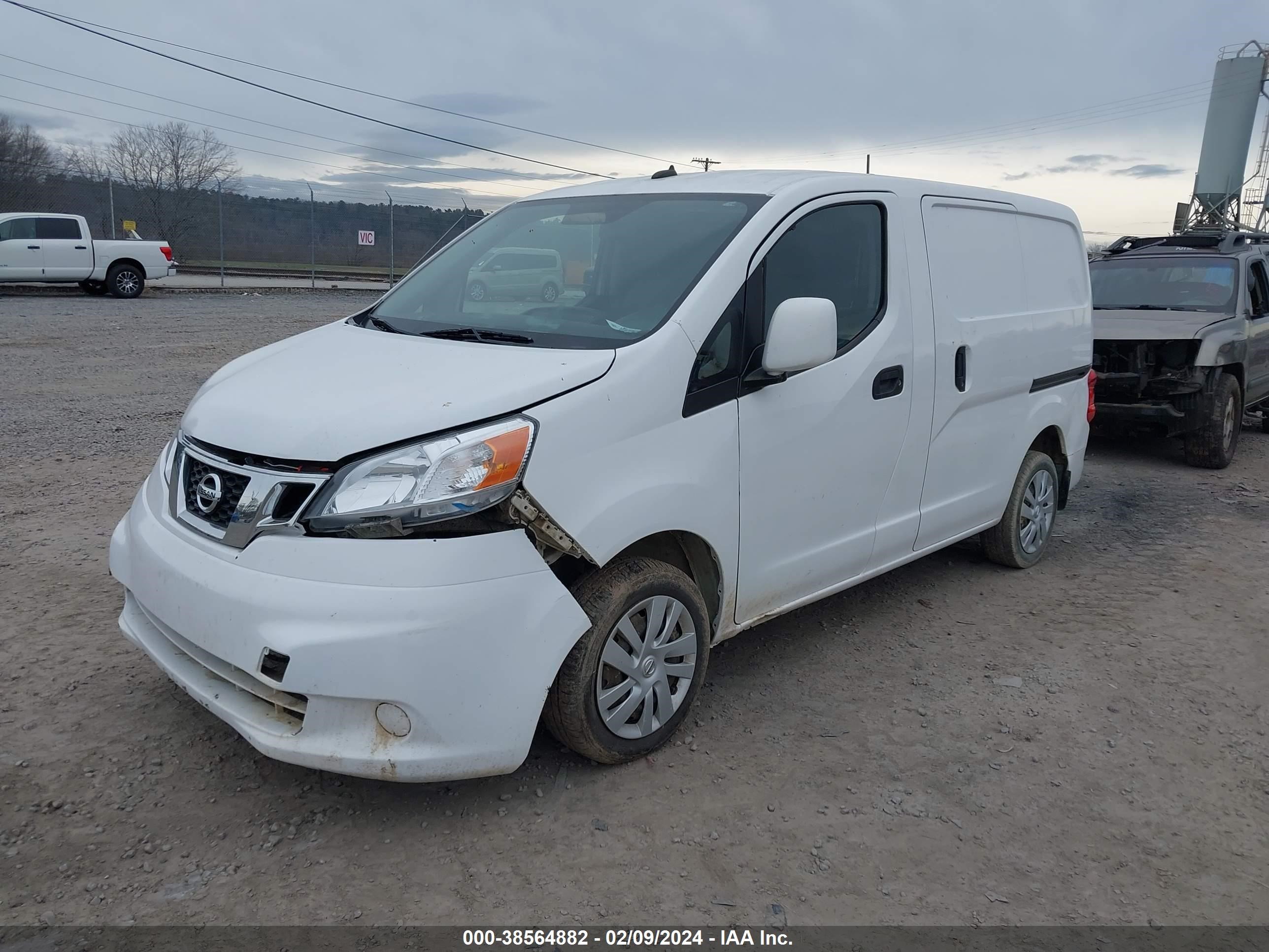 Photo 1 VIN: 3N6CM0KN1JK699219 - NISSAN NV200 