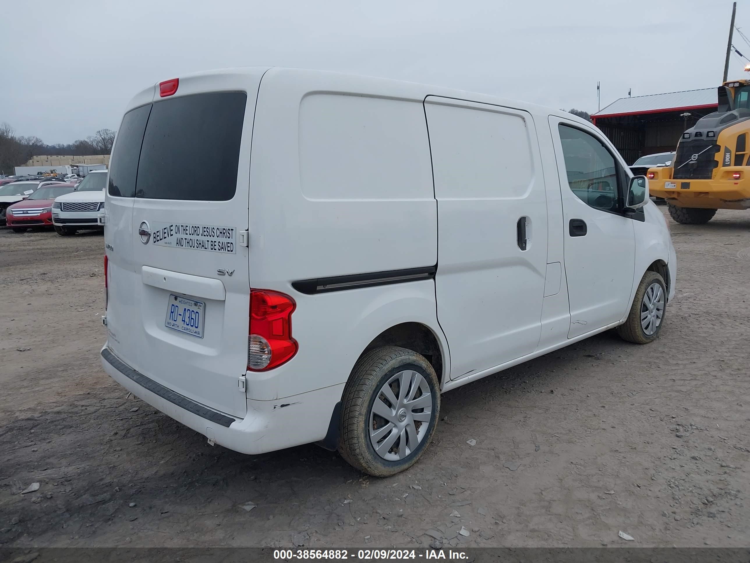 Photo 3 VIN: 3N6CM0KN1JK699219 - NISSAN NV200 