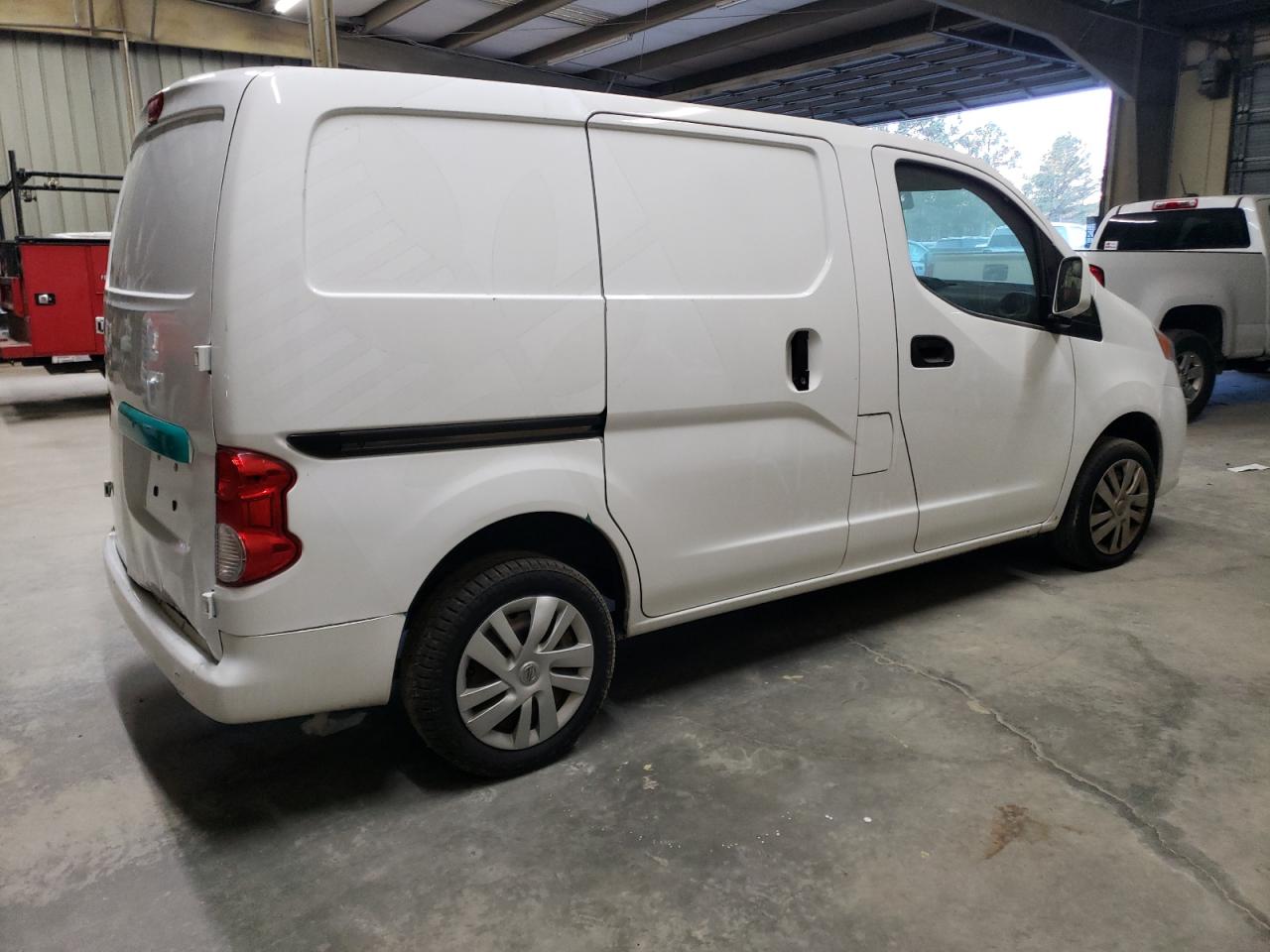 Photo 2 VIN: 3N6CM0KN1LK696789 - NISSAN NV 