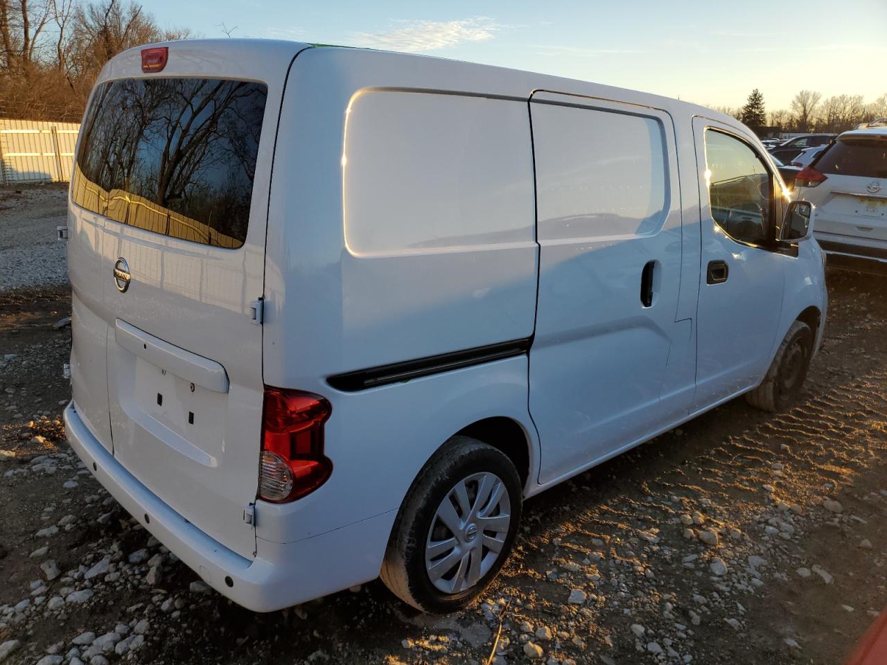 Photo 2 VIN: 3N6CM0KN1LK698865 - NISSAN NV 