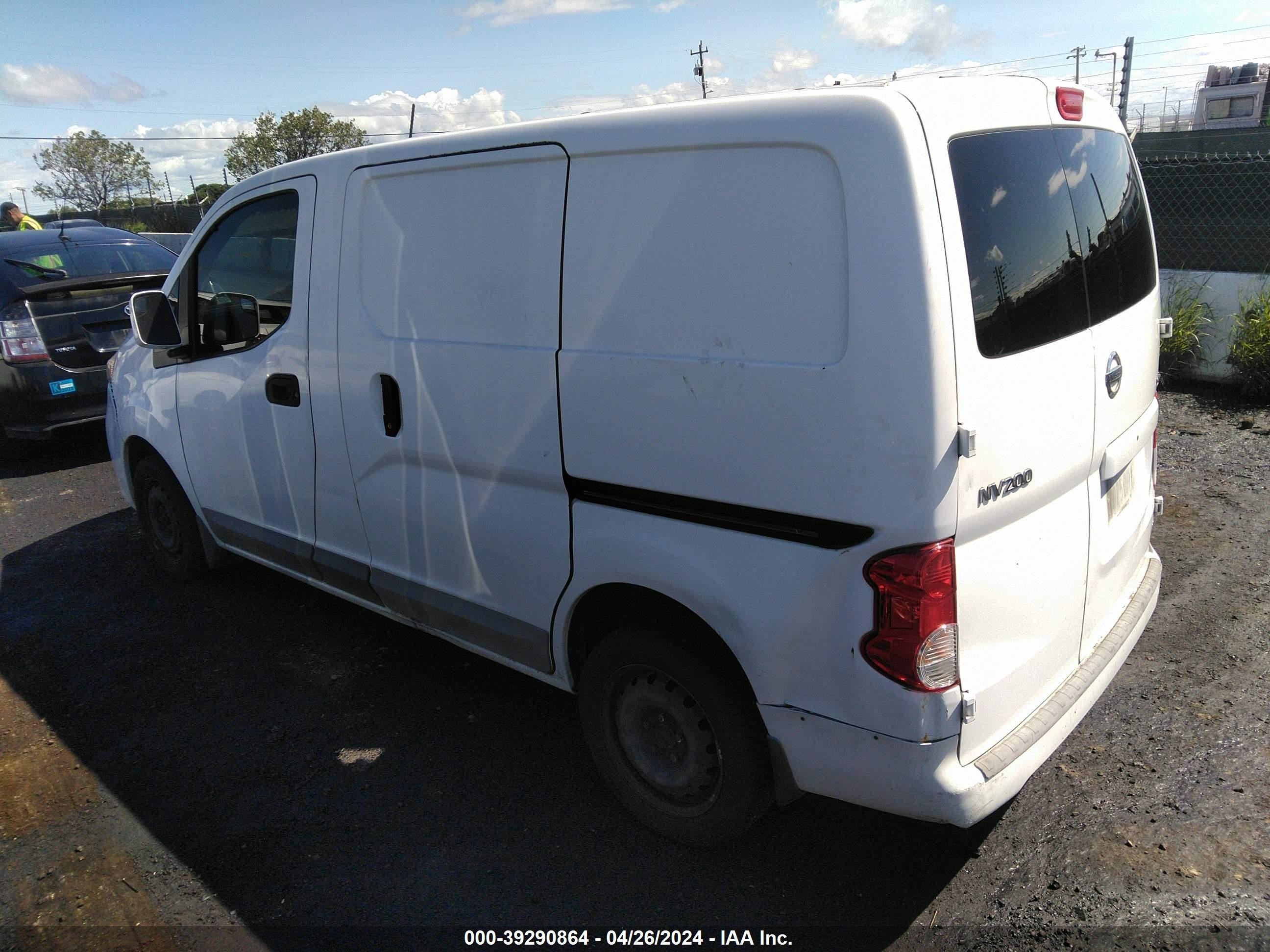 Photo 2 VIN: 3N6CM0KN2EK694472 - NISSAN NV200 