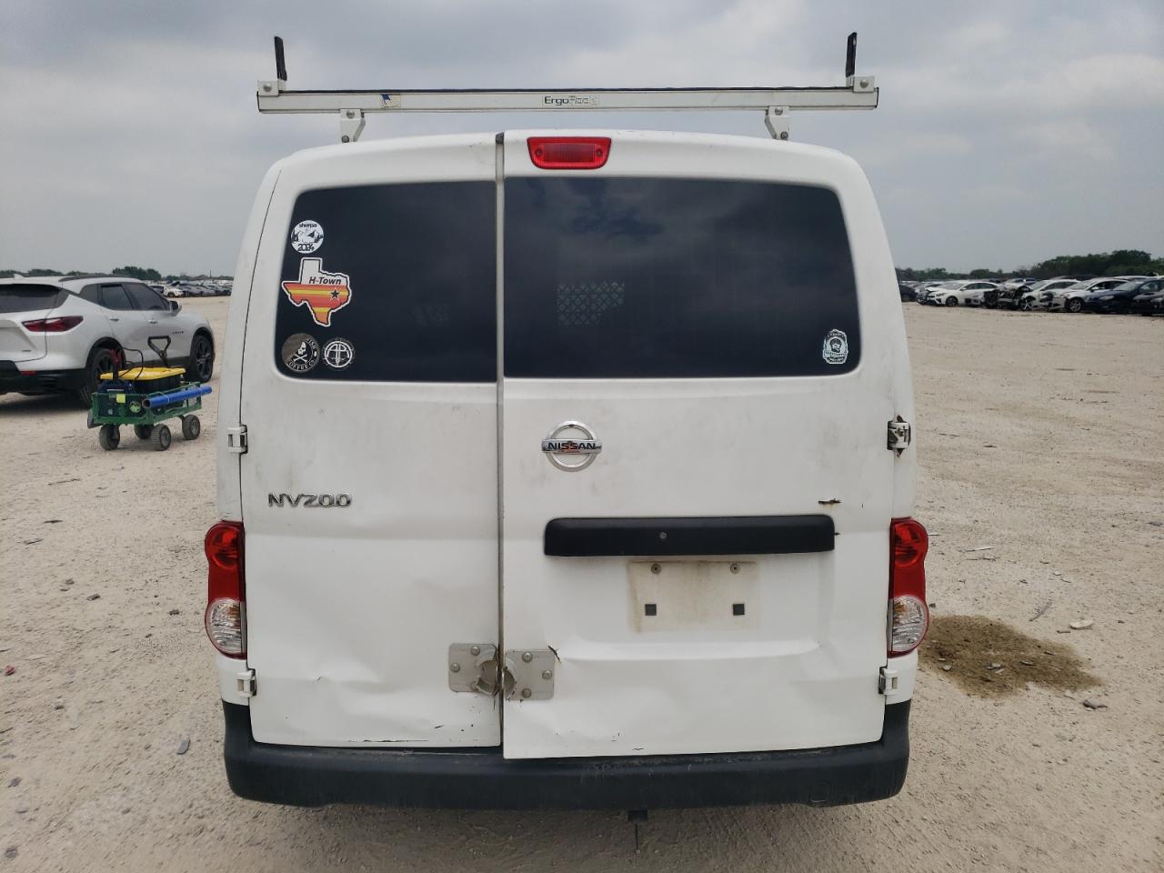 Photo 5 VIN: 3N6CM0KN2FK734504 - NISSAN NV 